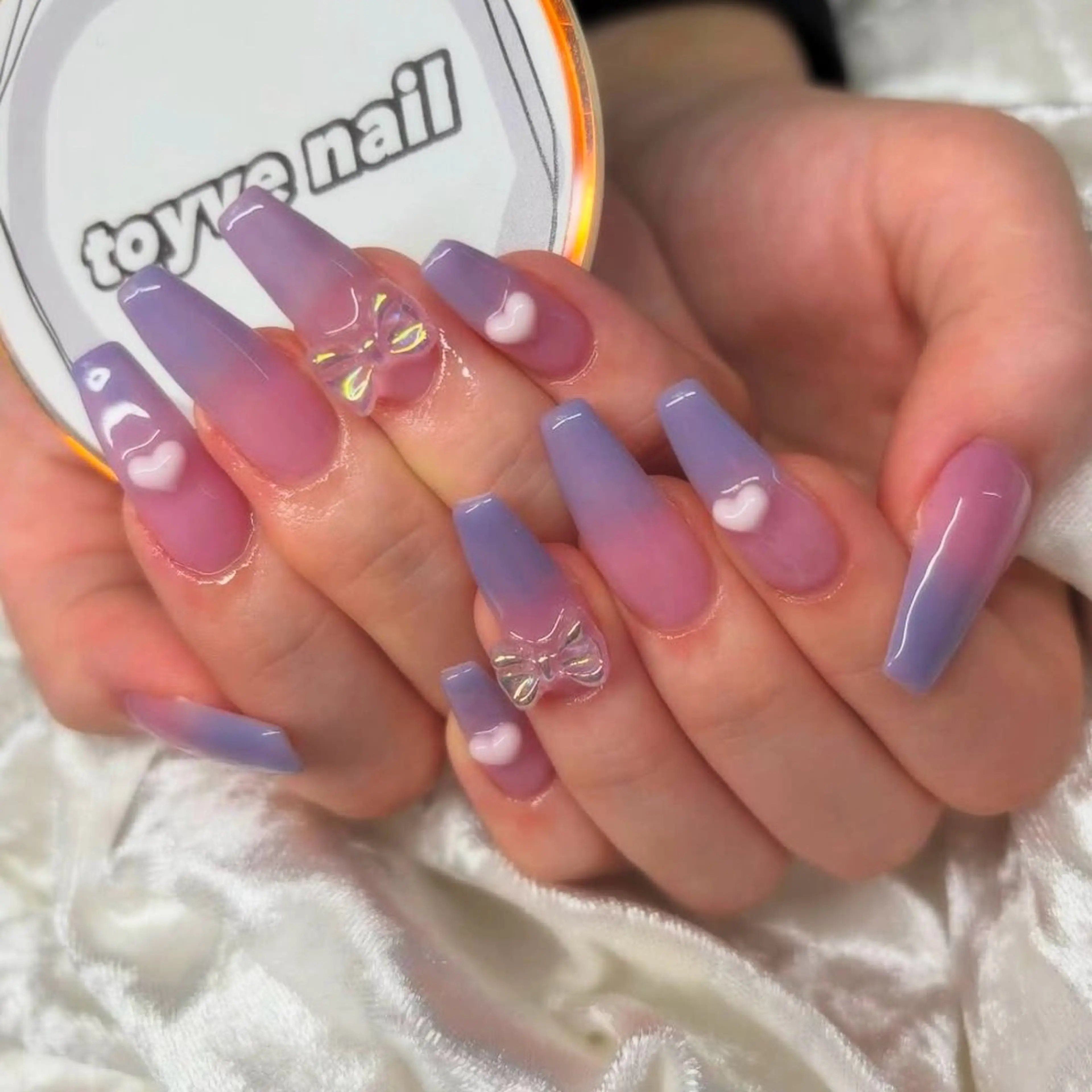 ネイル フレンチネイル ガーリー グラデーション ハート スカルプネイル toyvenail 🖤enaのネイルデザイン