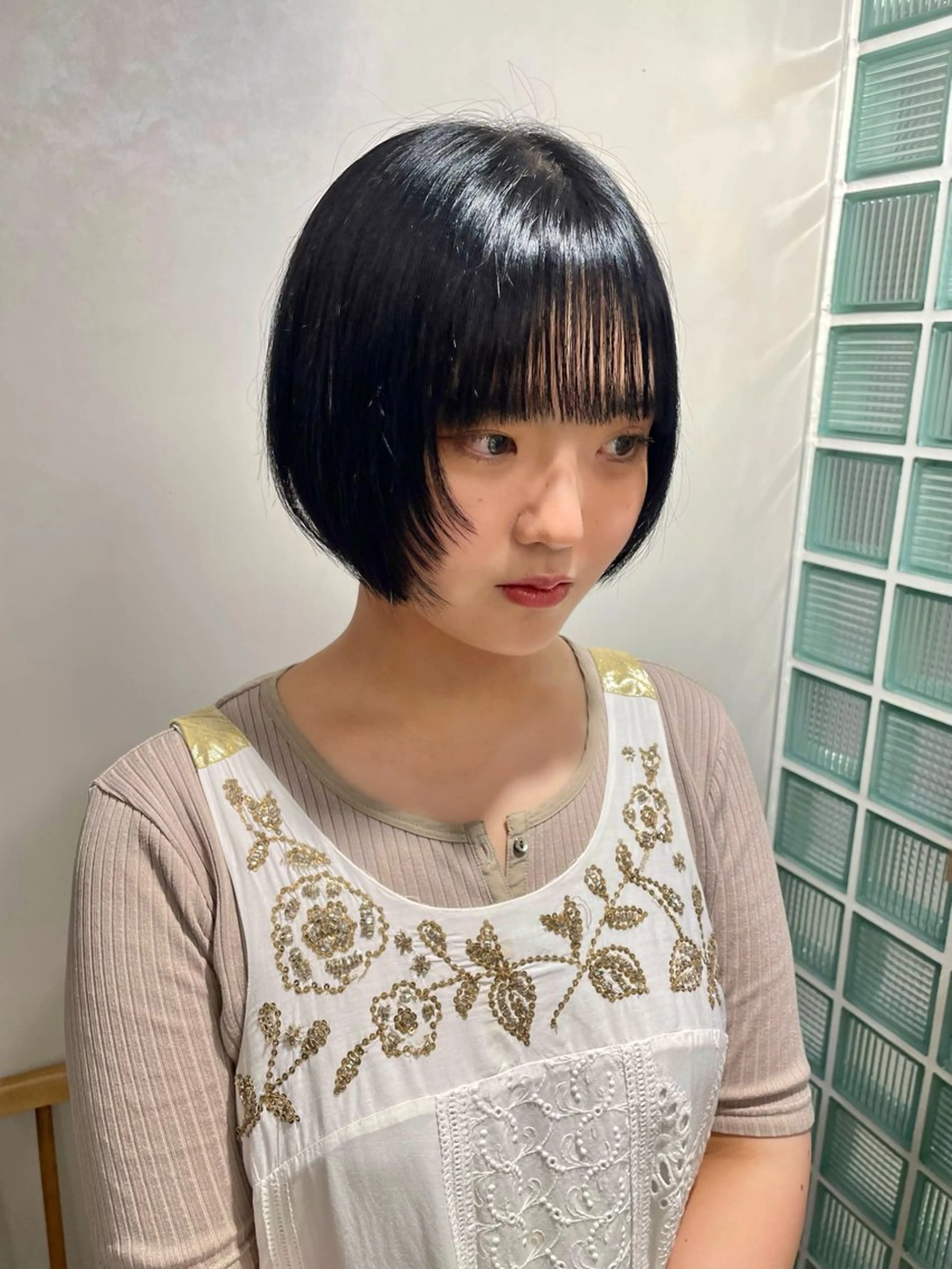 ショート カラー 黒髪 ブリーチ ブルーカラー ブルーブラック ボブ カット ヘアカラー トリートメント 武田 清久のヘアスタイル