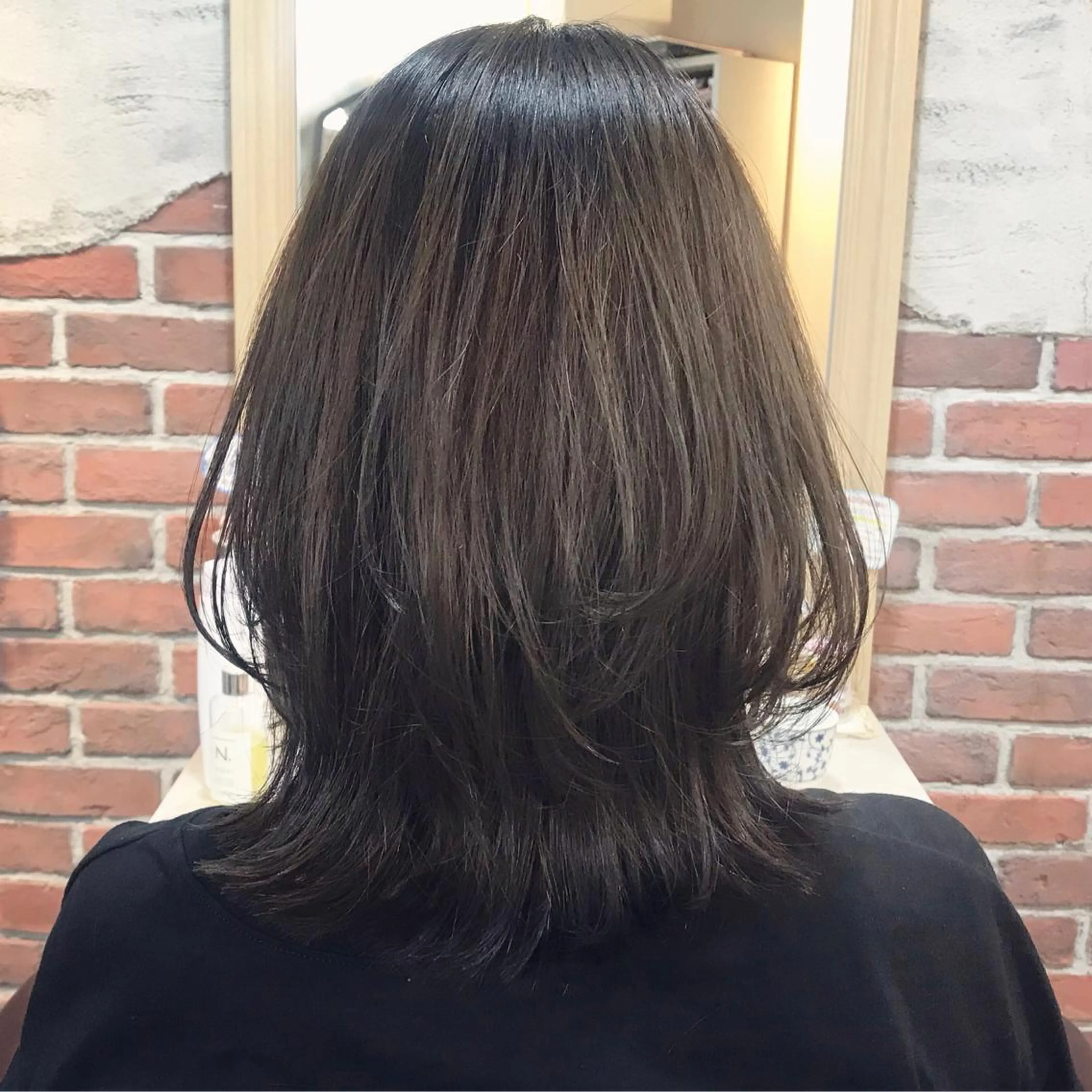 ミディアム カラー グレージュ カット ヘアカラー レイヤーカット/ 根本瑠実のヘアスタイル