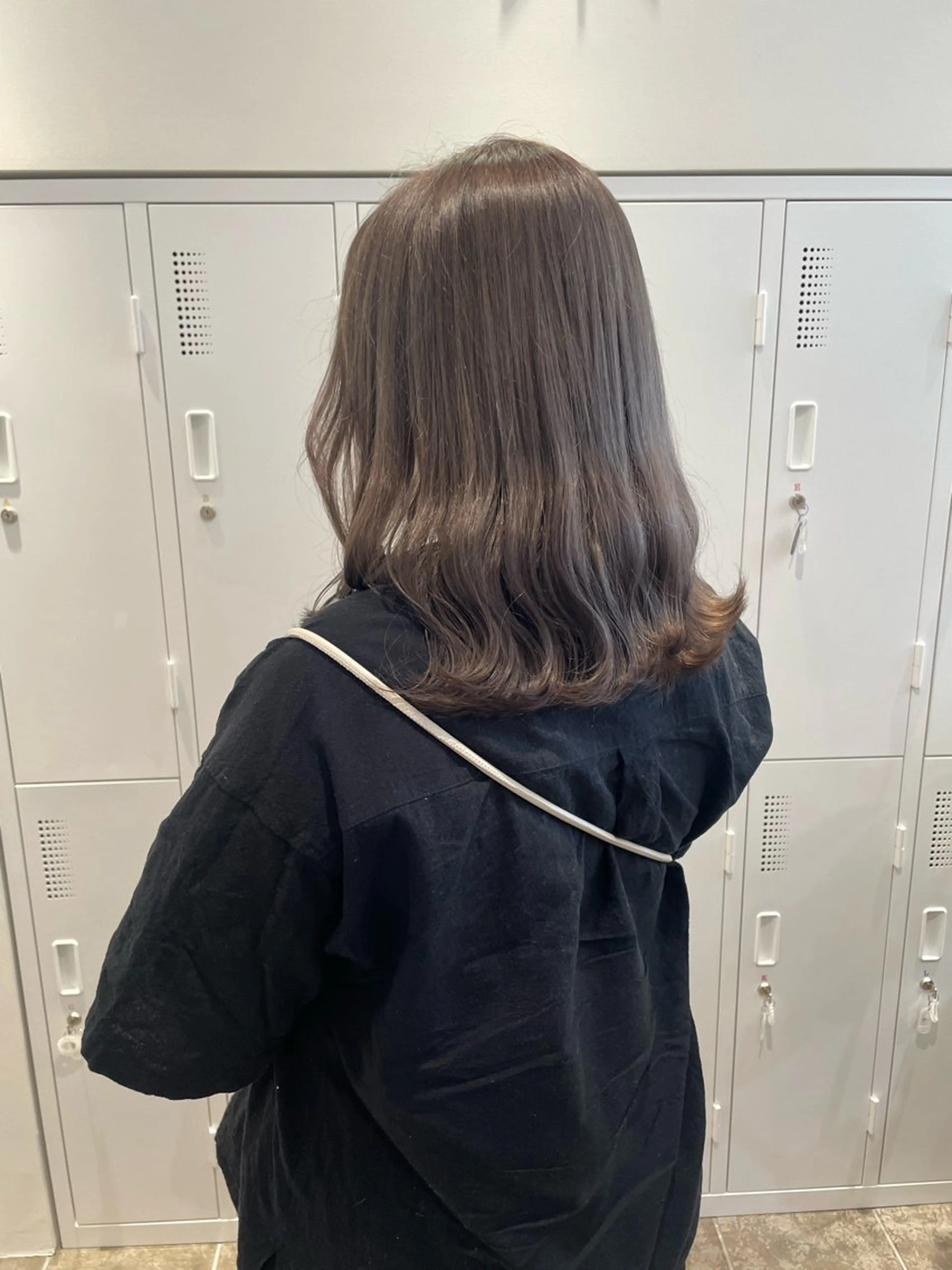 セミロング カラー グレージュ ヘアカラー hair'sBEAU LiEn所属・山本 愛永のヘアスタイル