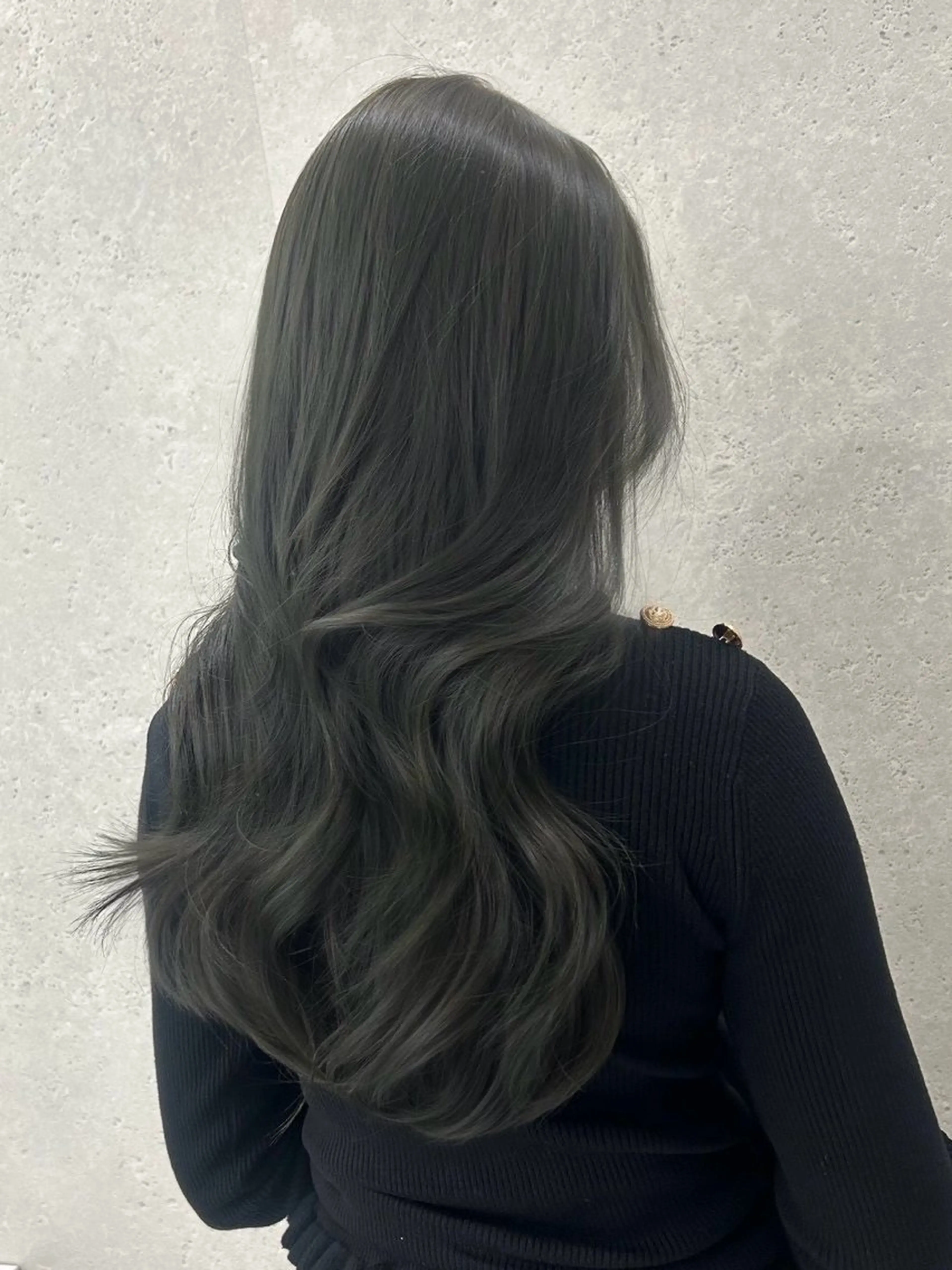ロング カラー 透明感カラー グレージュ オリーブカラー ヘアカラー トリートメント かわかみ つぶらのヘアスタイル