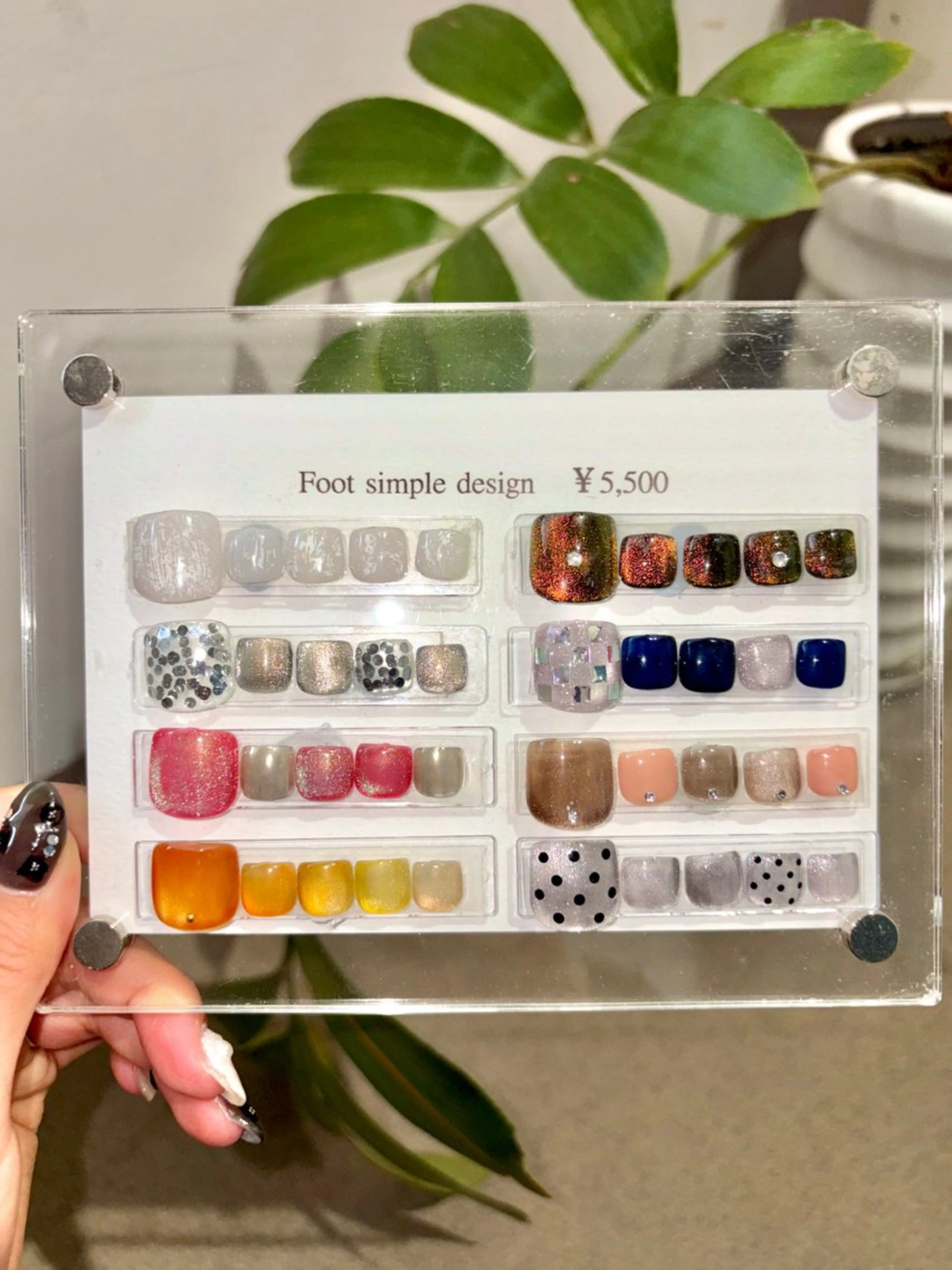 フットジェルネイル【 シンプルデザイン 】【アシンメトリー🌷】の写真