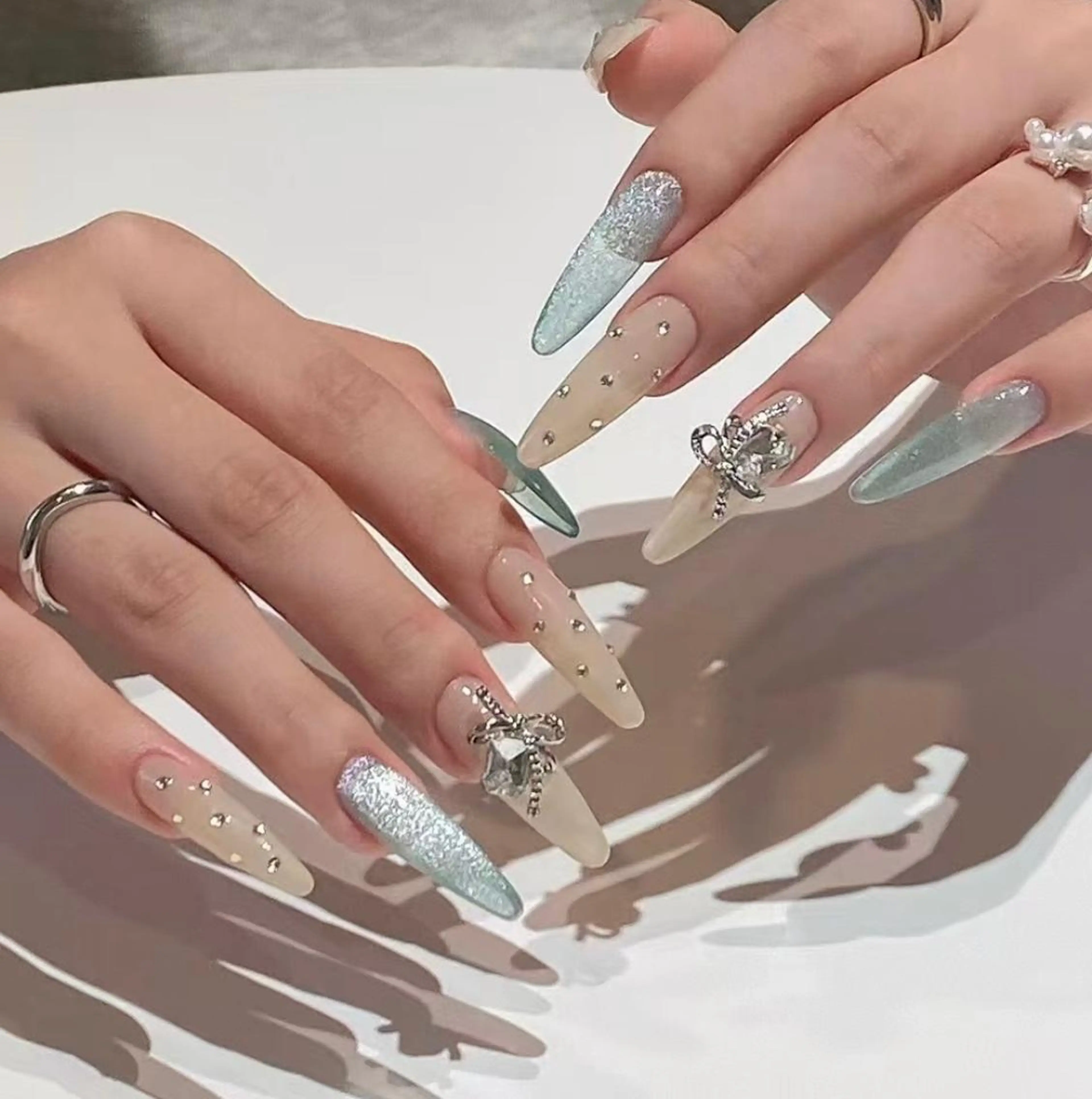 ネイル ハンドネイル 🎀 Ayaka_nailのネイルデザイン