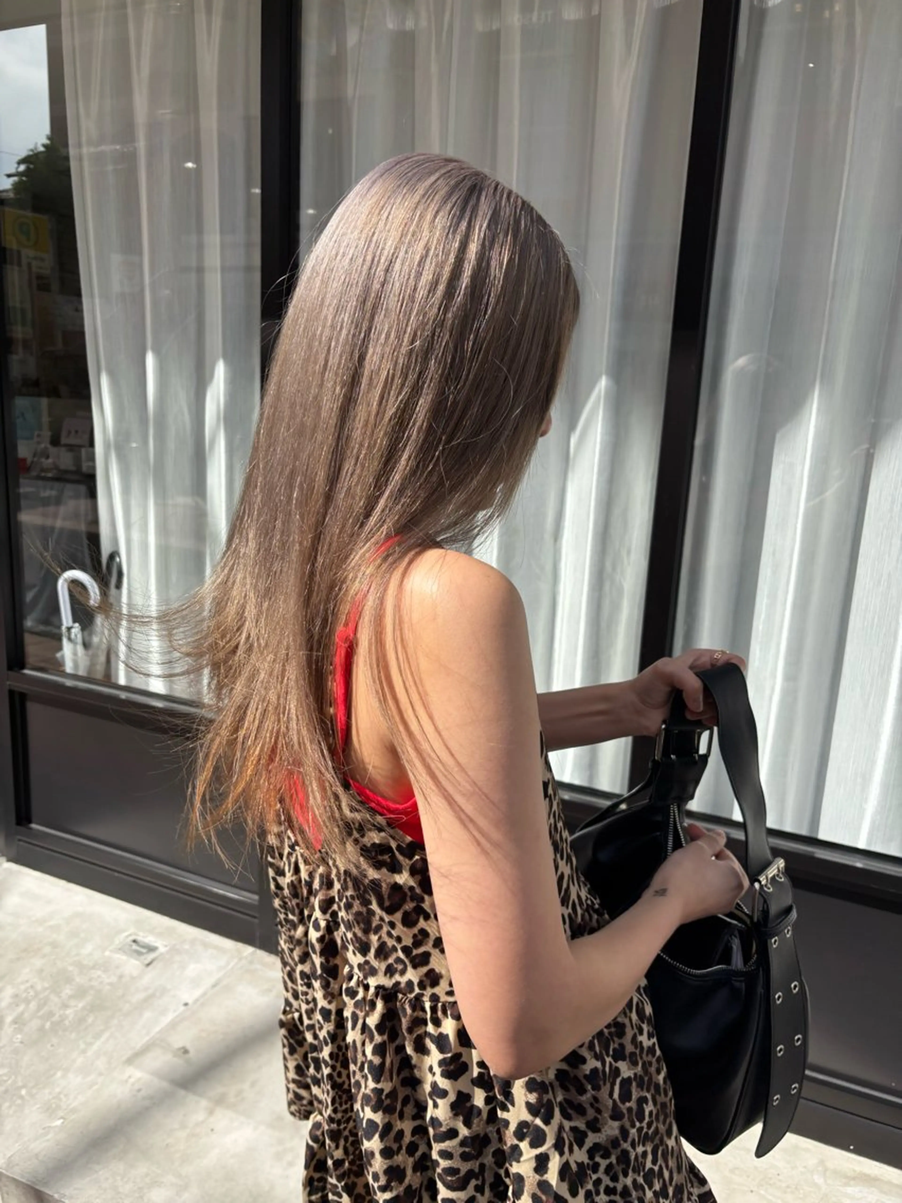 ロング カラー 八木 聖華のヘアスタイル