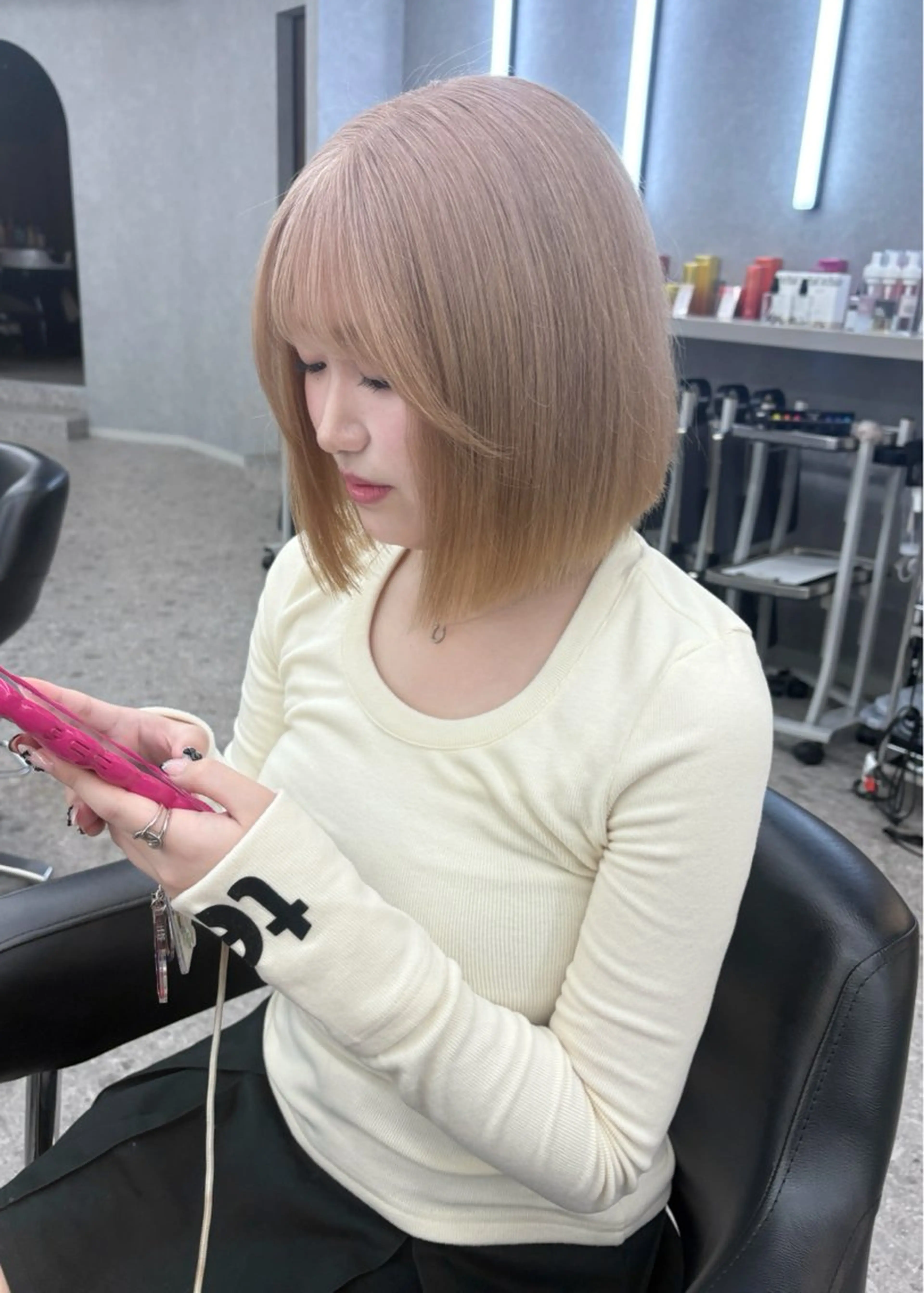 カラー カット ヘアカラー 家村 茉由のヘアスタイル
