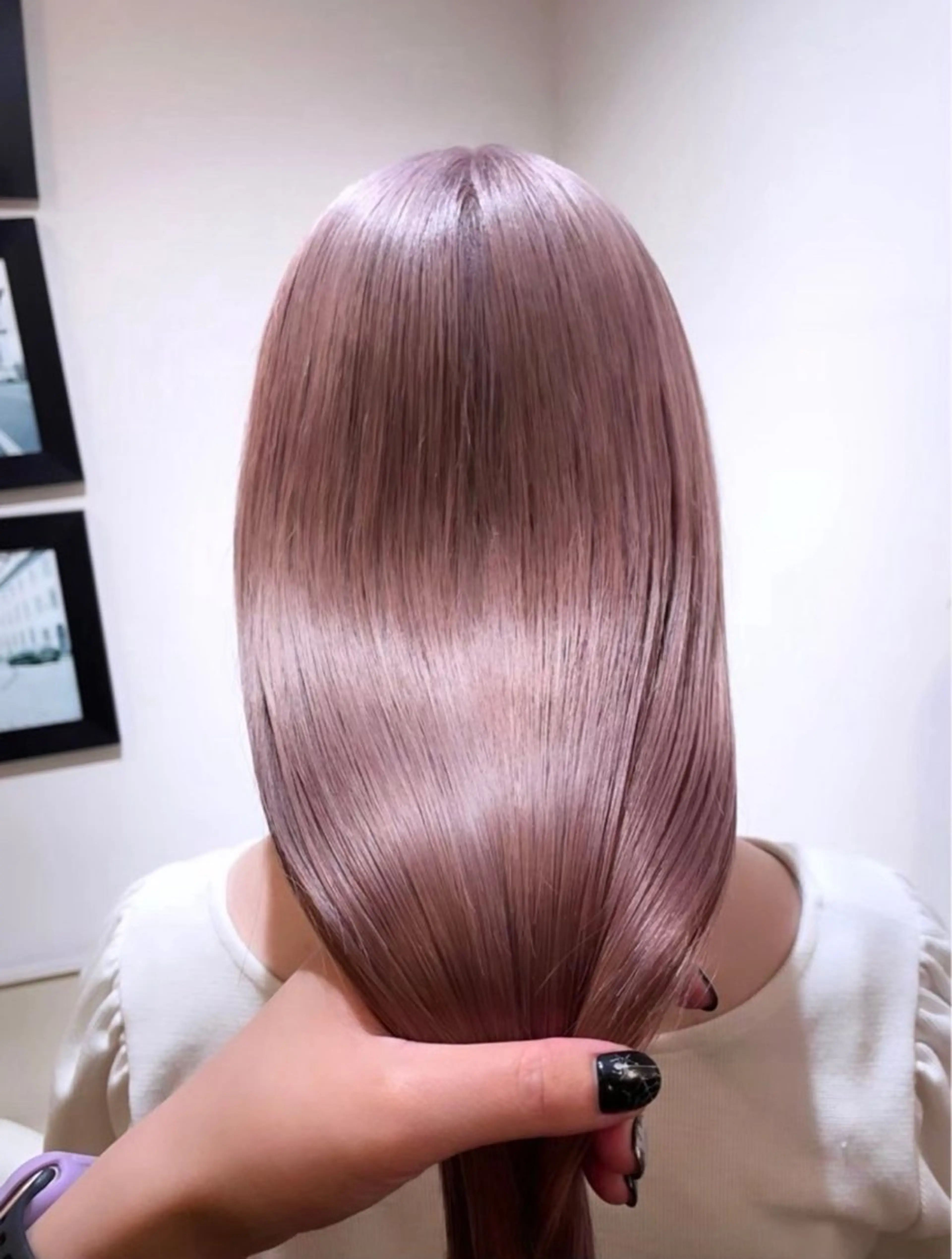 ロング カラー ヘアカラー トリートメント 🦋REISA🦋 エクステ×ハイトーンのヘアスタイル