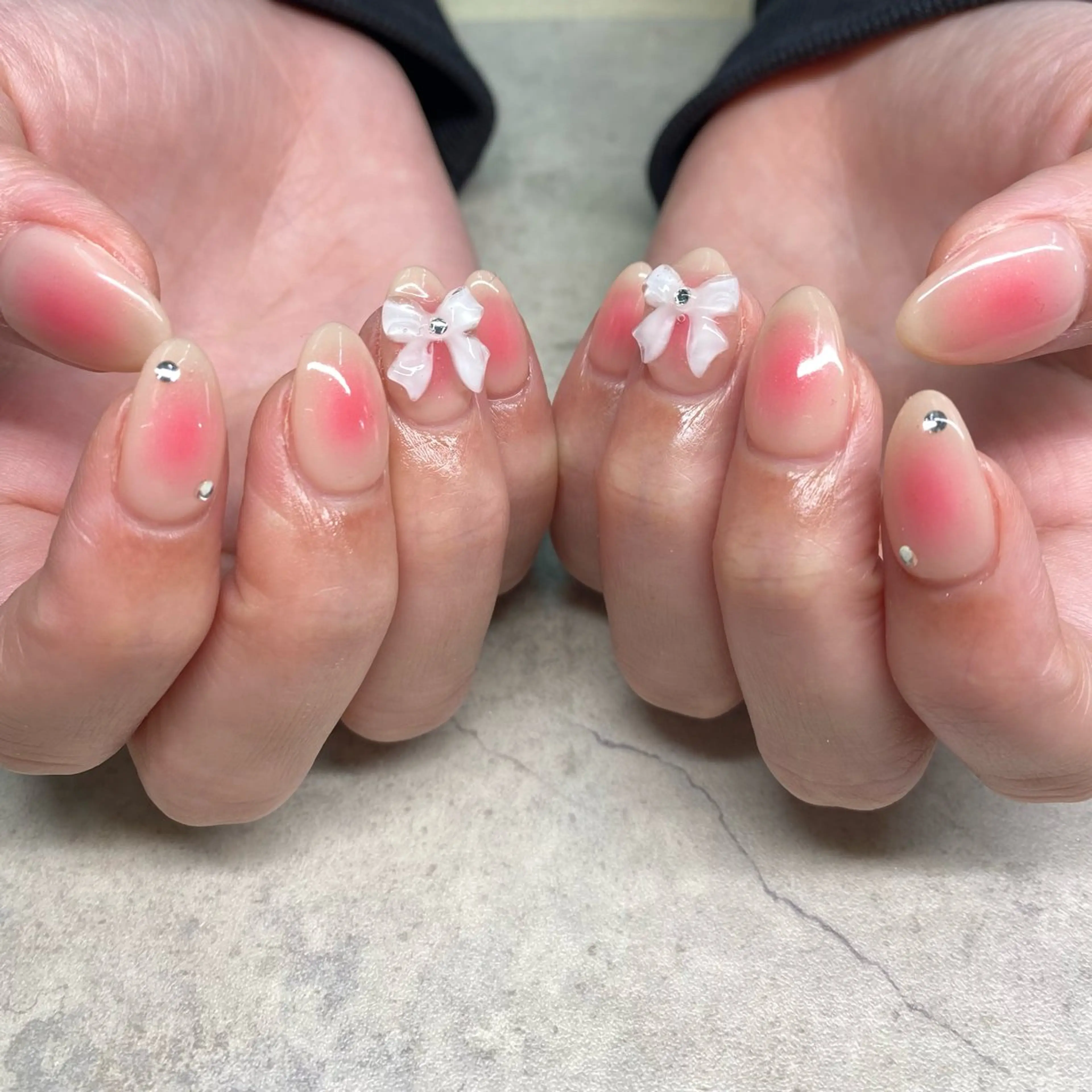 ネイル チークネイル ピンク 春ネイル ハンドネイル ハンドケア 🫧RaLa ⭐︎AYAKA🫧のネイルデザイン