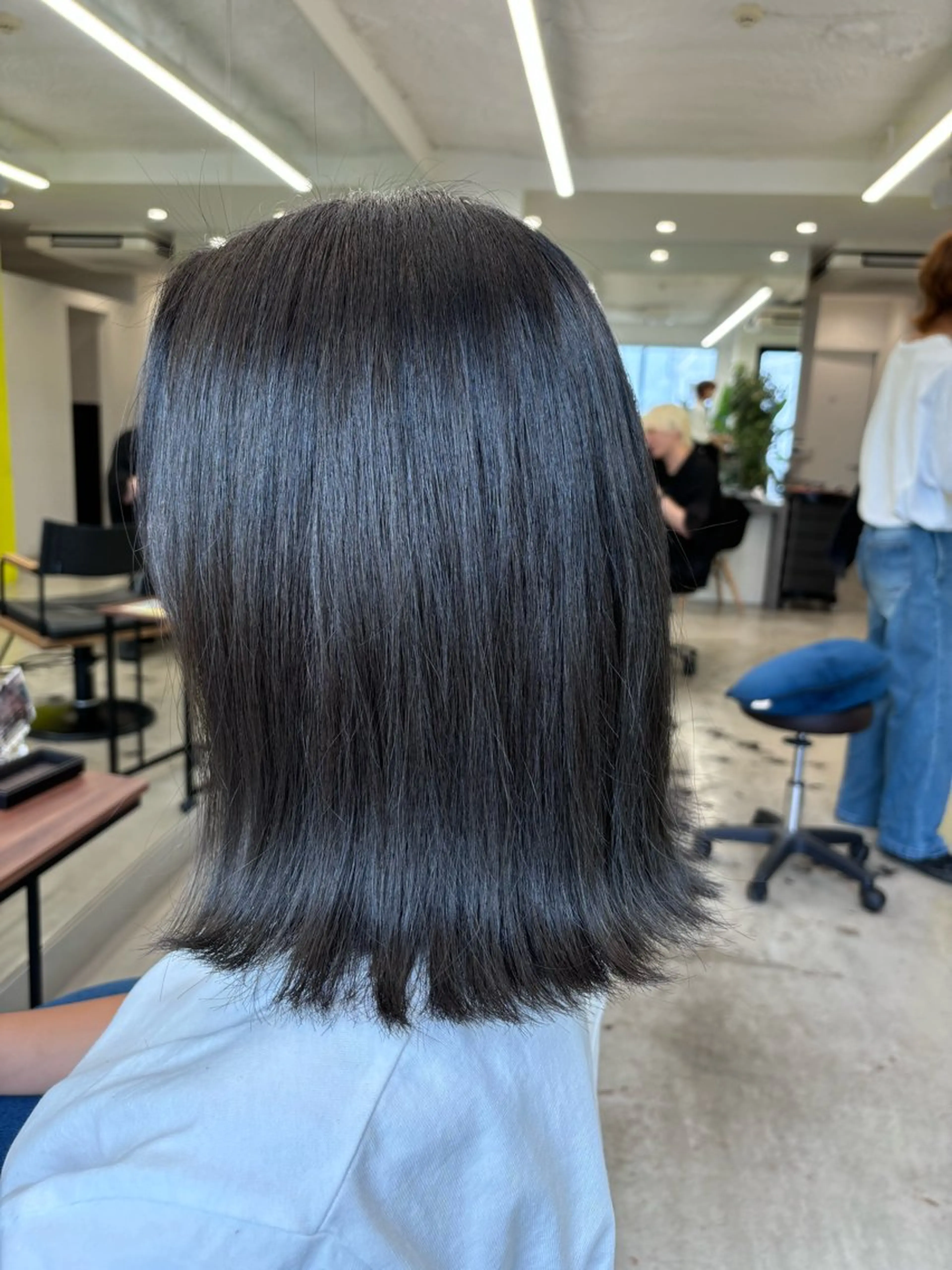 カラー ハイトーンカラー オリーブカラー 鈴木 ちさきのヘアスタイル