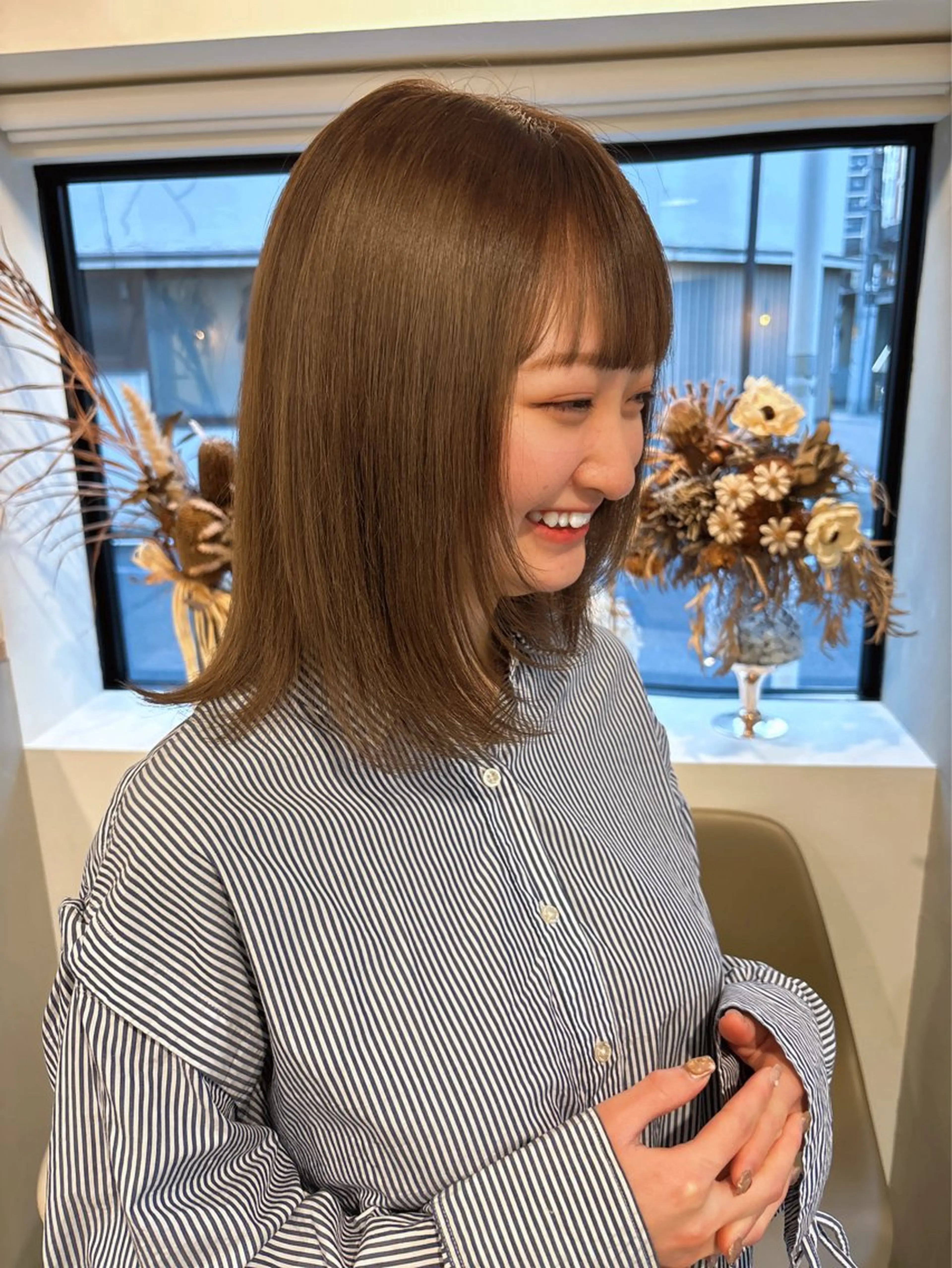 ミディアム vince gio 彩織のヘアスタイル