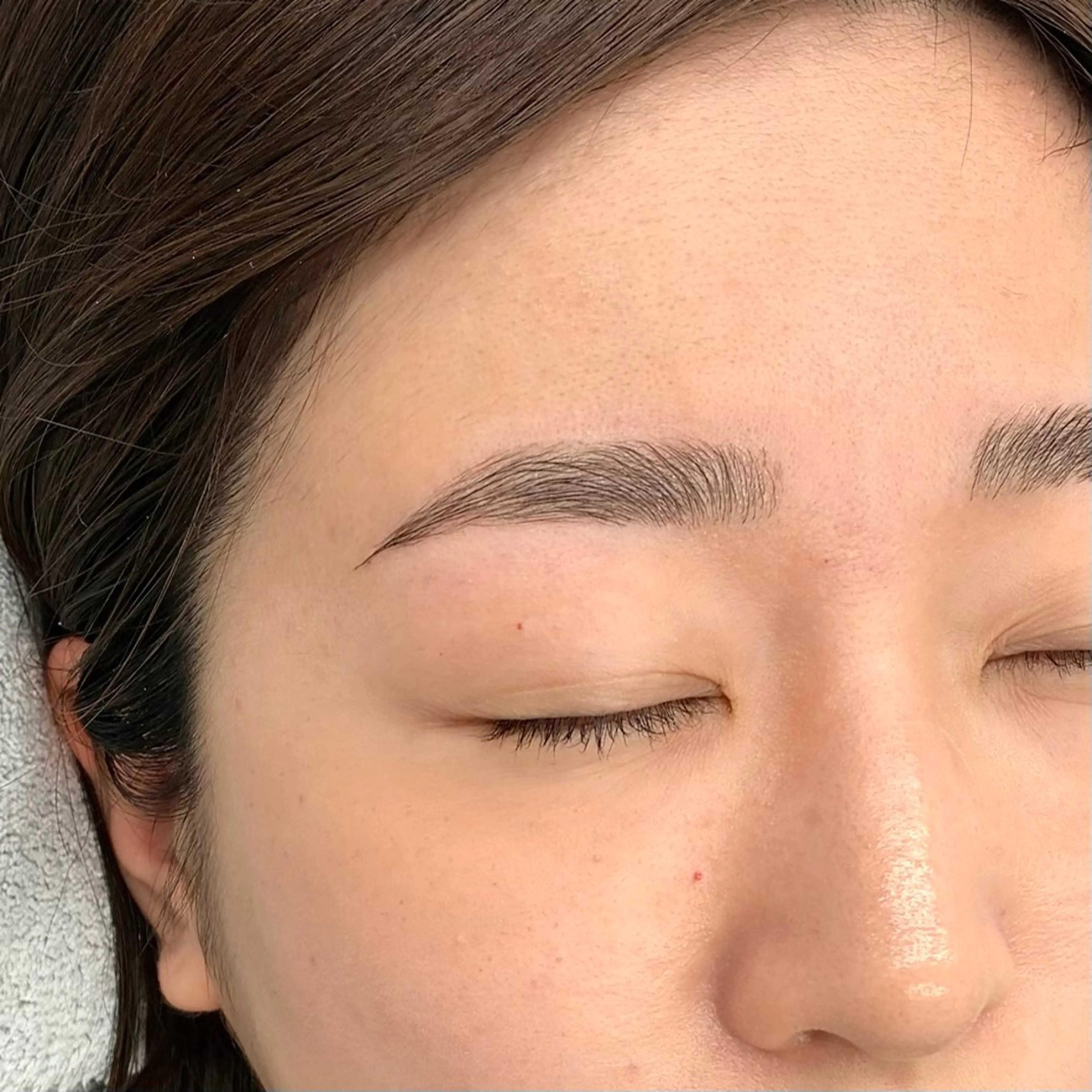ハリウッドブロウリフト"+眉毛Wax(メイク込)の写真