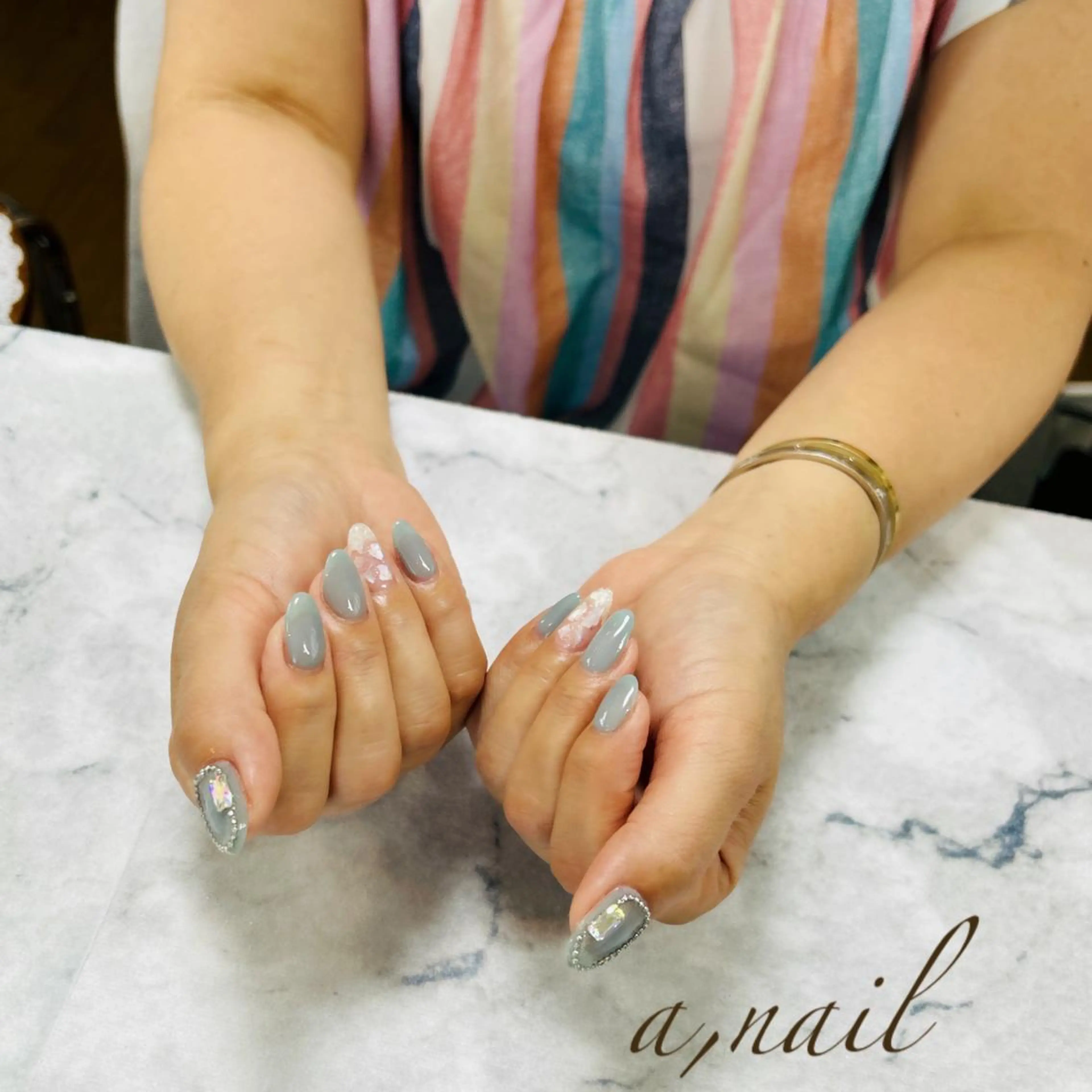 ネイル フットネイル ジェルネイル グラデーション キラキラネイル オフィスネイル ハンドネイル ネイルサロン エーネイルのネイルデザイン