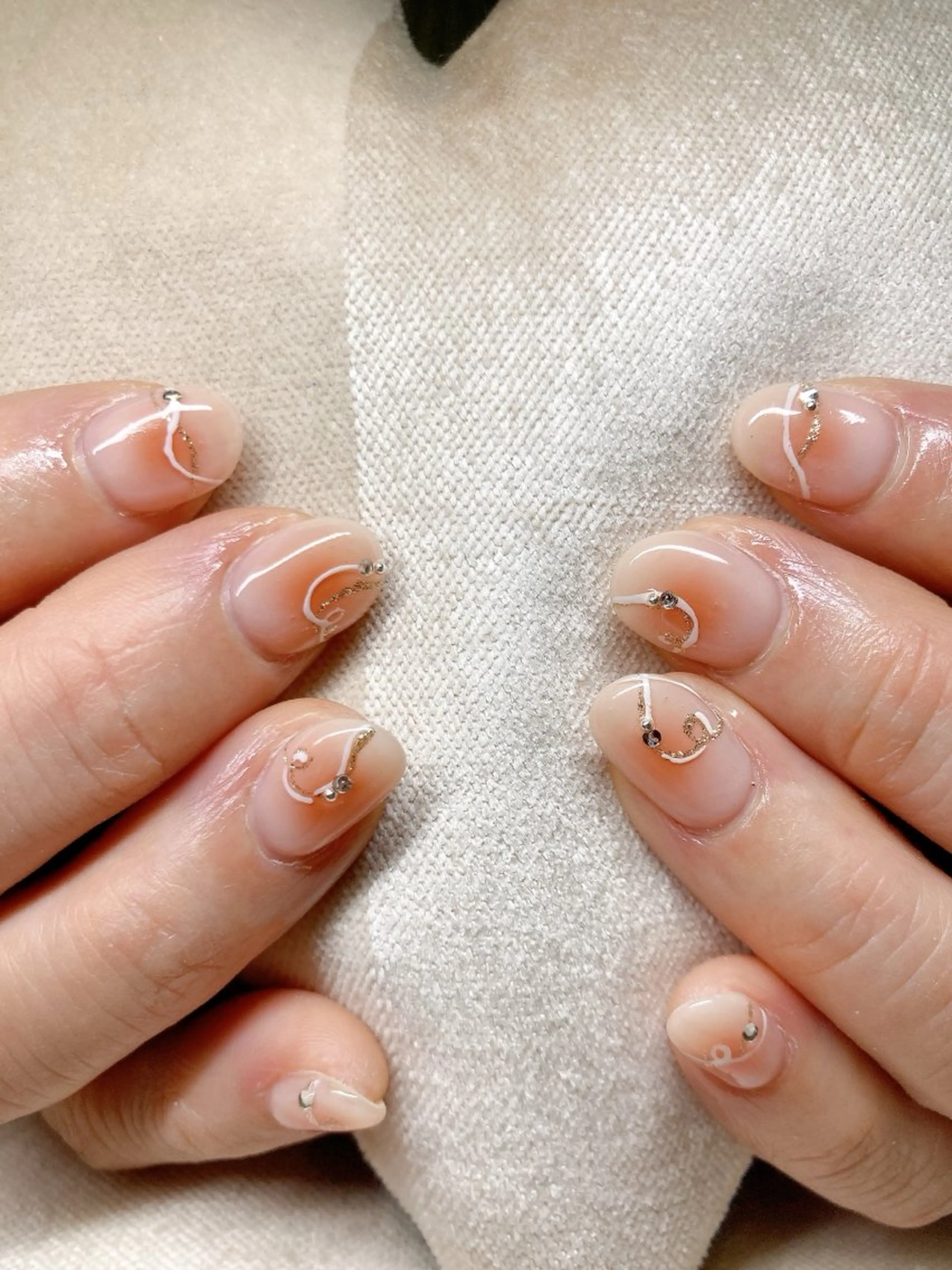 ネイル ECLAT エクラ所属・寺山 千鶴のネイルデザイン