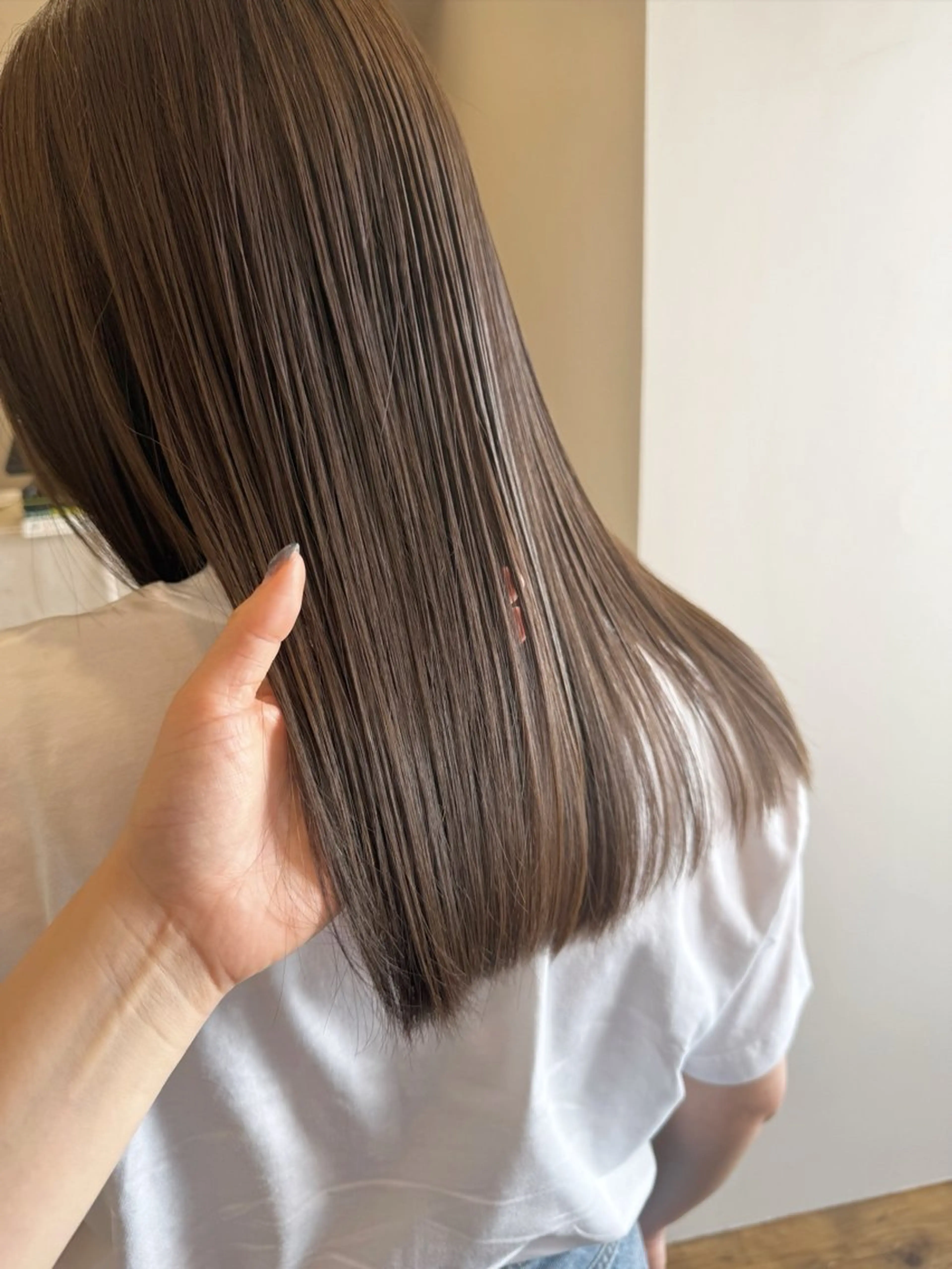 カラー 萌々子 (ももこ)のヘアスタイル