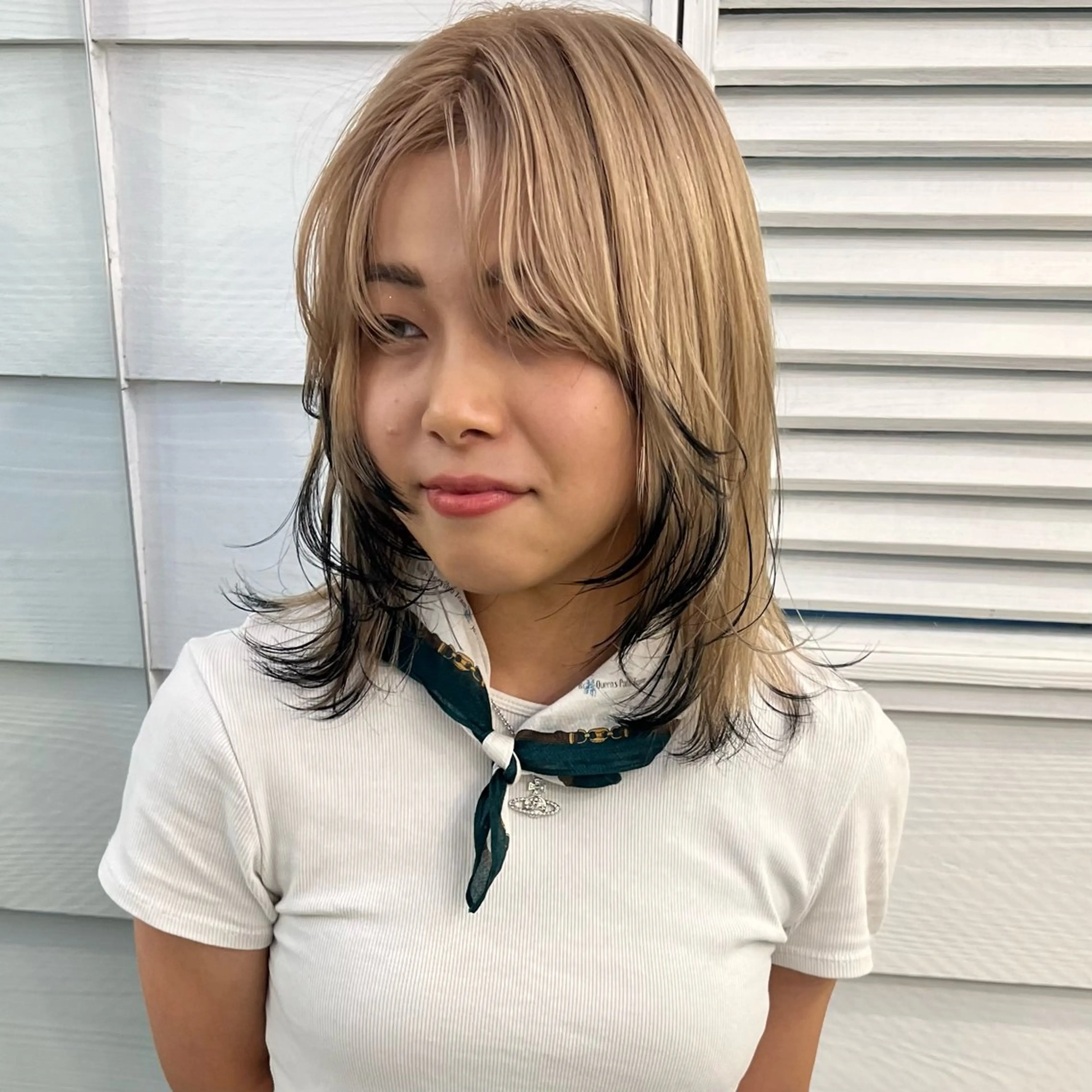 ミディアム カラー ベージュカラー ミルクティーベージュ レイヤーカット ウルフカット 大久保 佳那のヘアスタイル