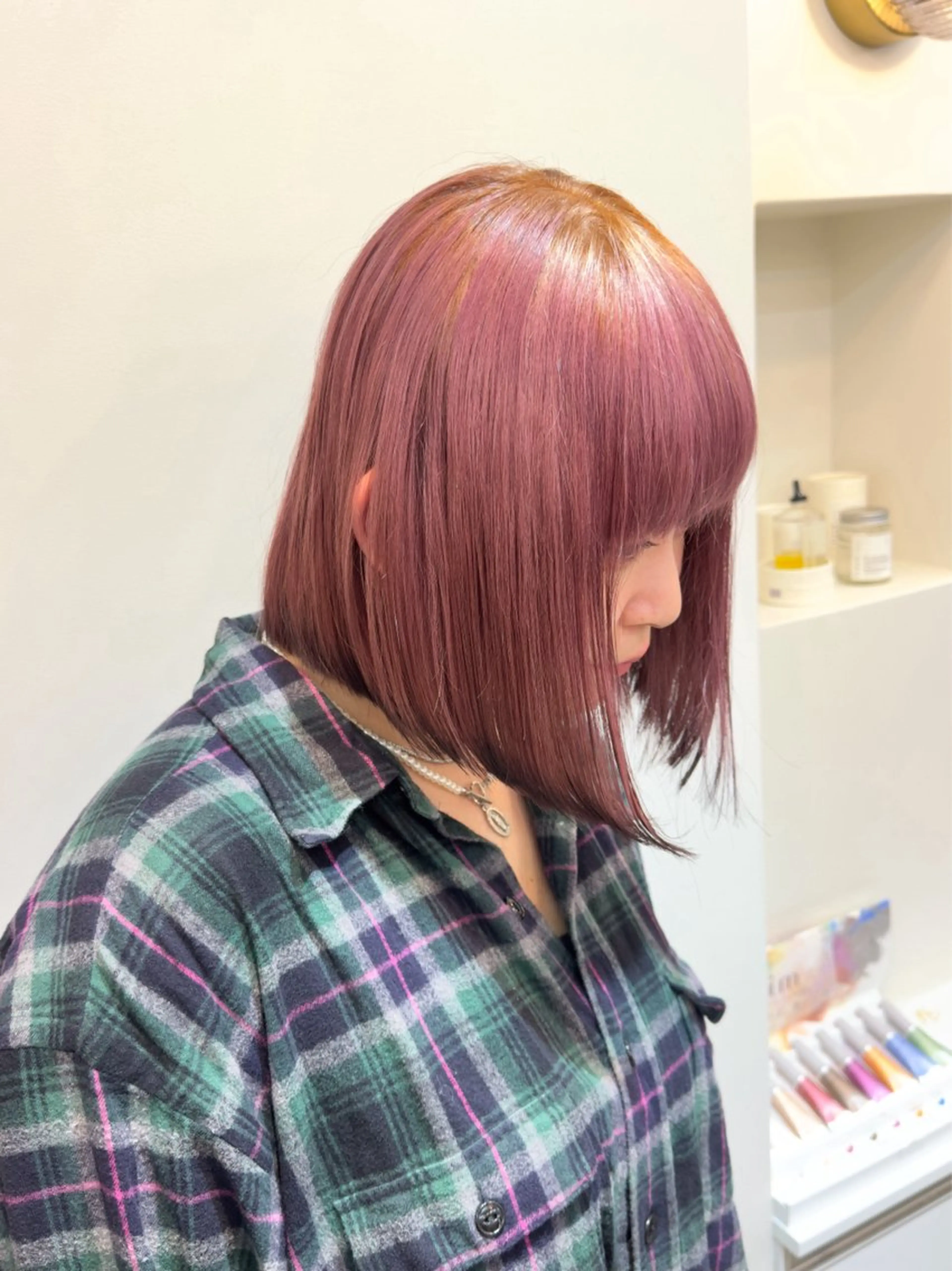 ショート カラー ブリーチ ピンクカラー ボブ トリートメント ヘアカラー レイヤー/顔周り /いいぬまみかのヘアスタイル