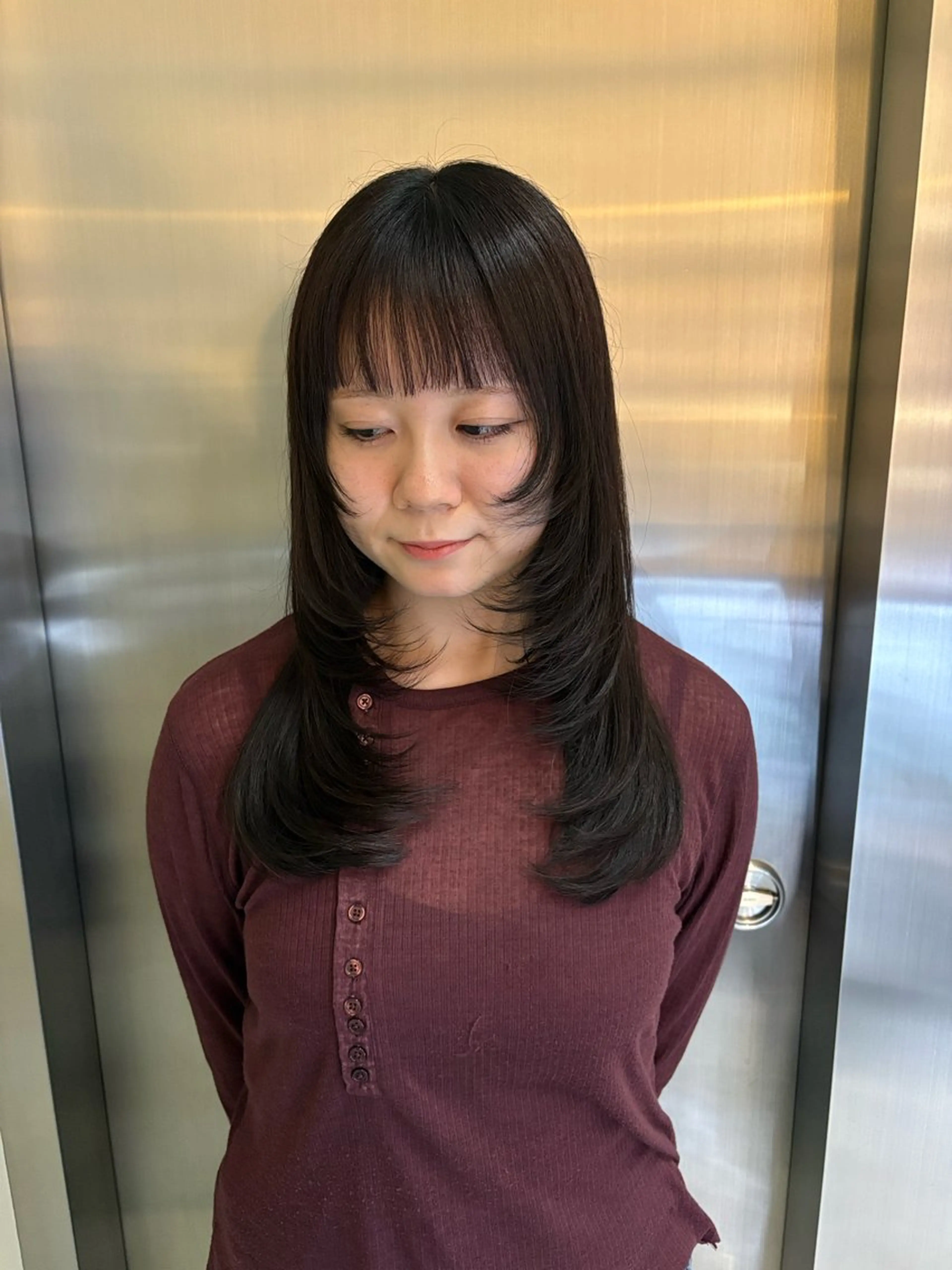 ロング ハイレイヤー レイヤーカット ‘AXIS栄ガスビル Hinataのヘアスタイル