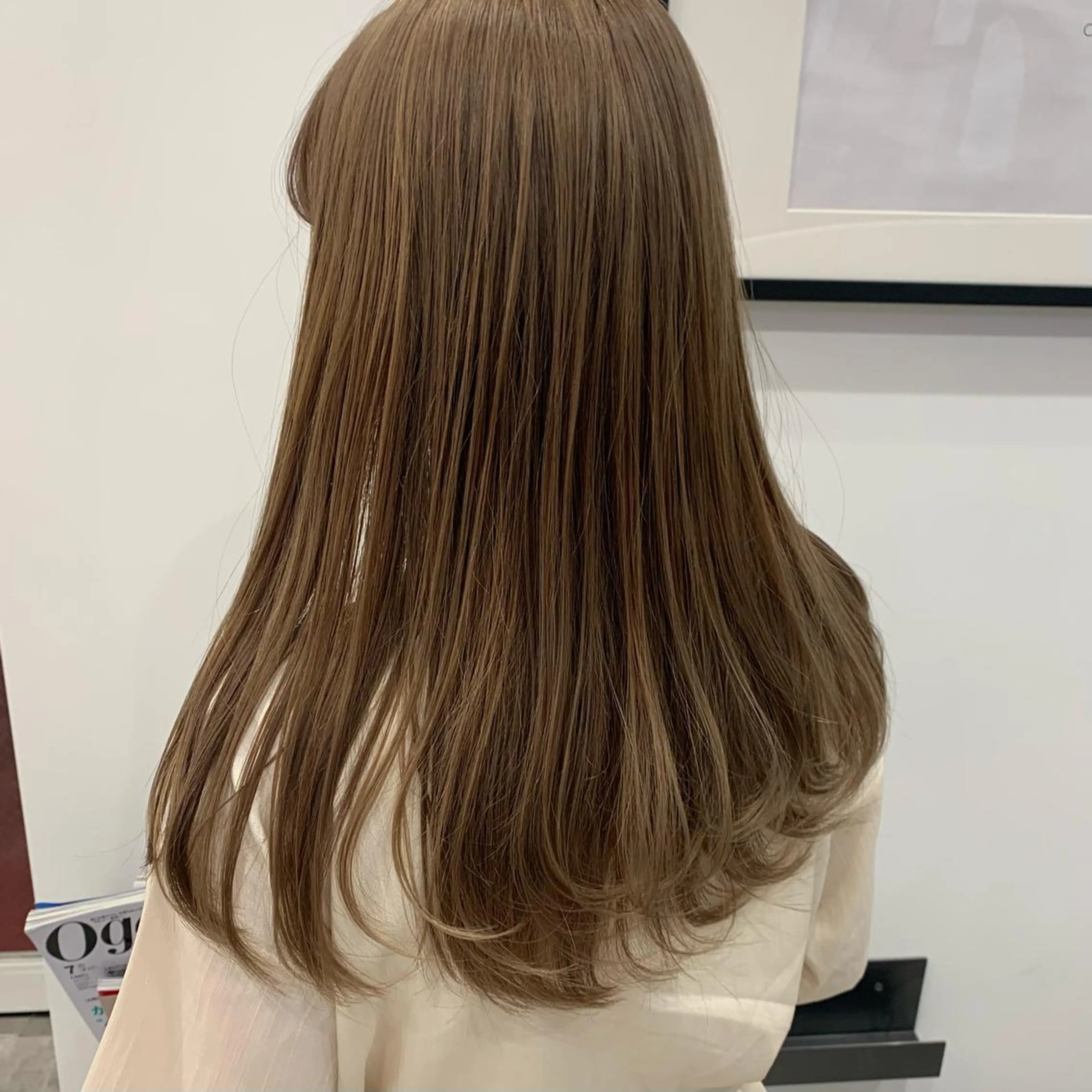 ロング カラー ヘアアレンジ ベージュカラー ブリーチ ハイトーンカラー ミルクティーベージュ レイヤー×グレージュ /ピンク🩷mioのヘアスタイル