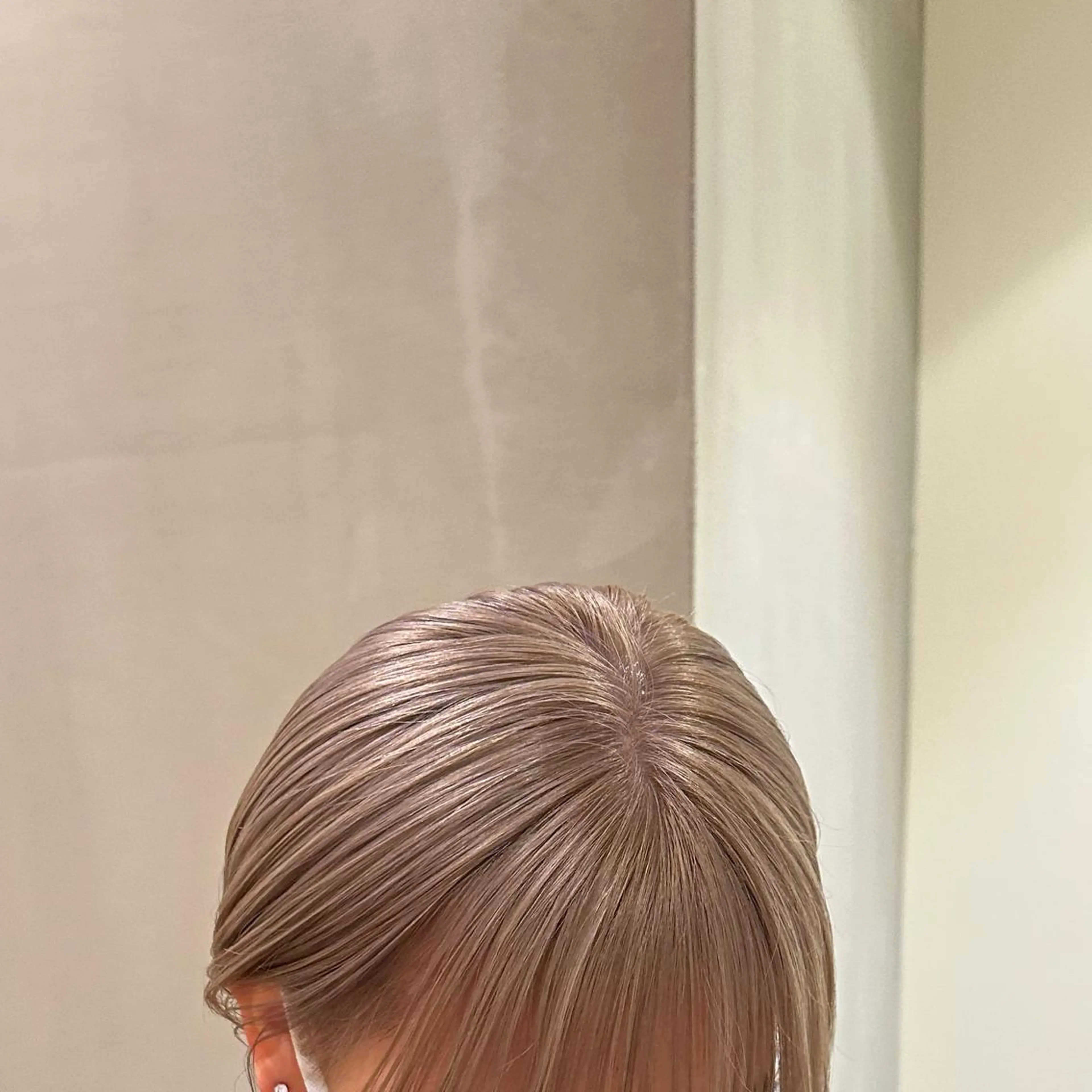 ショート カラー ハイトーンカラー ハタケナカ コトネのヘアスタイル