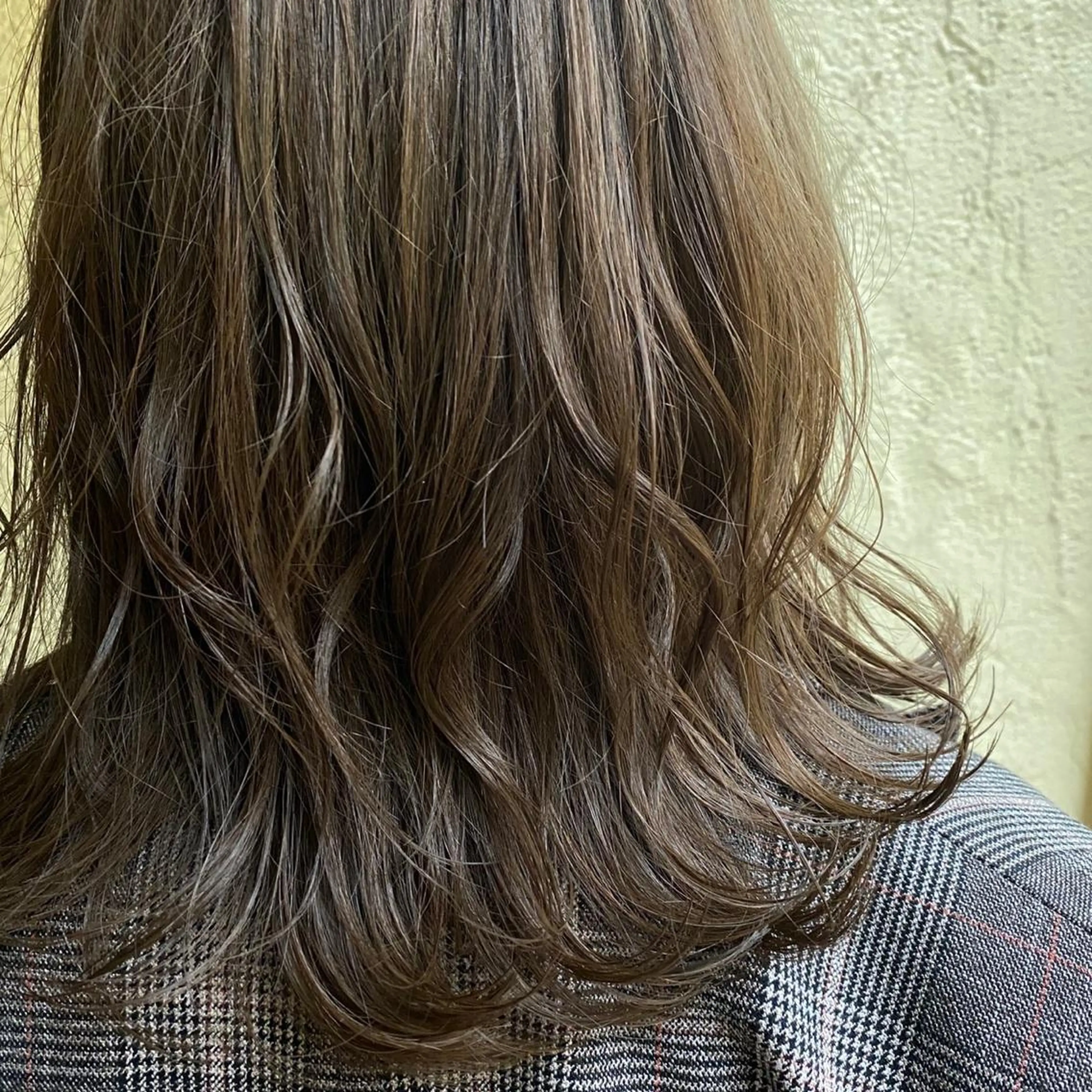 セミロング カット ヘアカラー dude hair design.のヘアスタイル