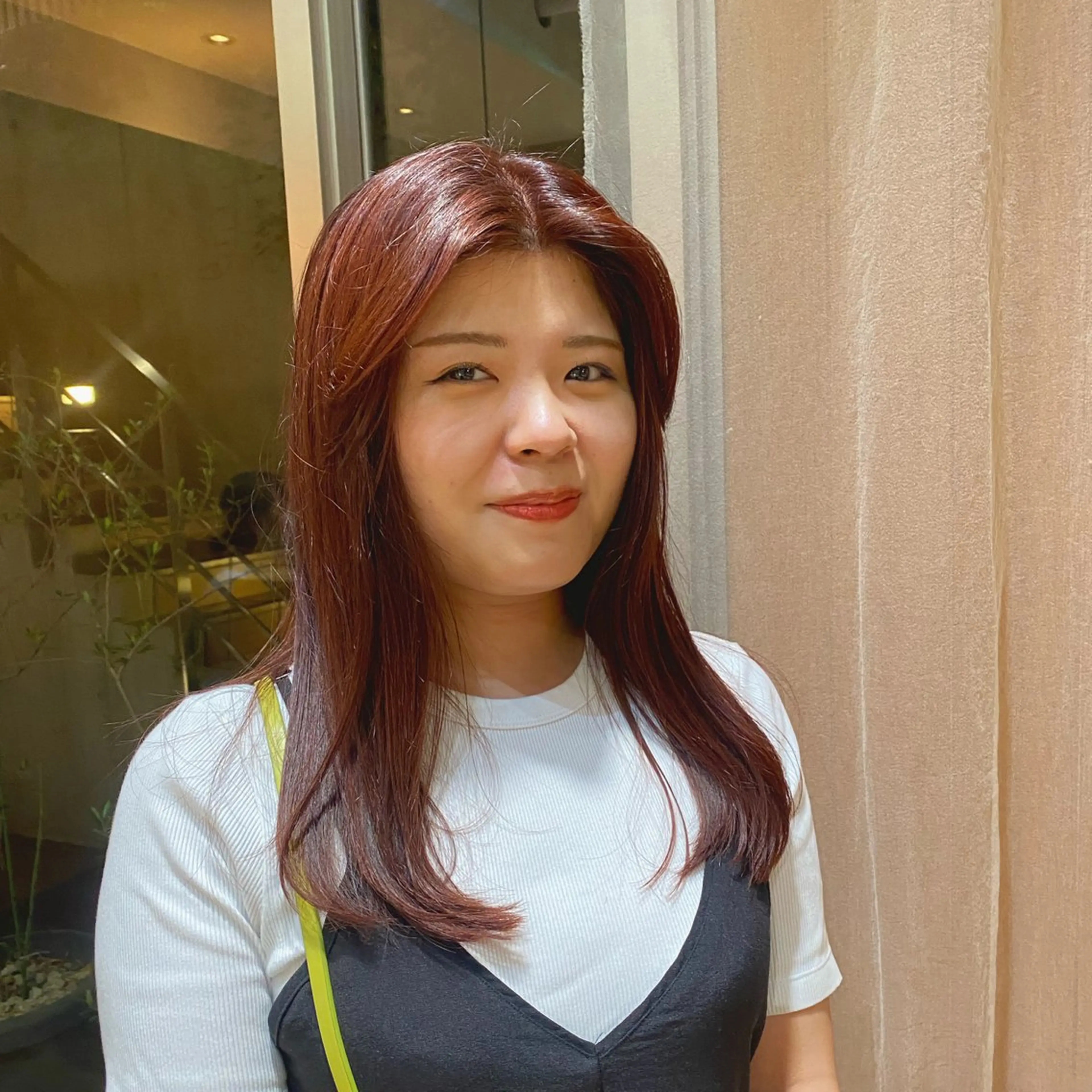 ロング レッドブラウン カット ヘアカラー トリートメント 大人可愛い♡コテ巻き パーマ🌼杉田 萌恵のヘアスタイル