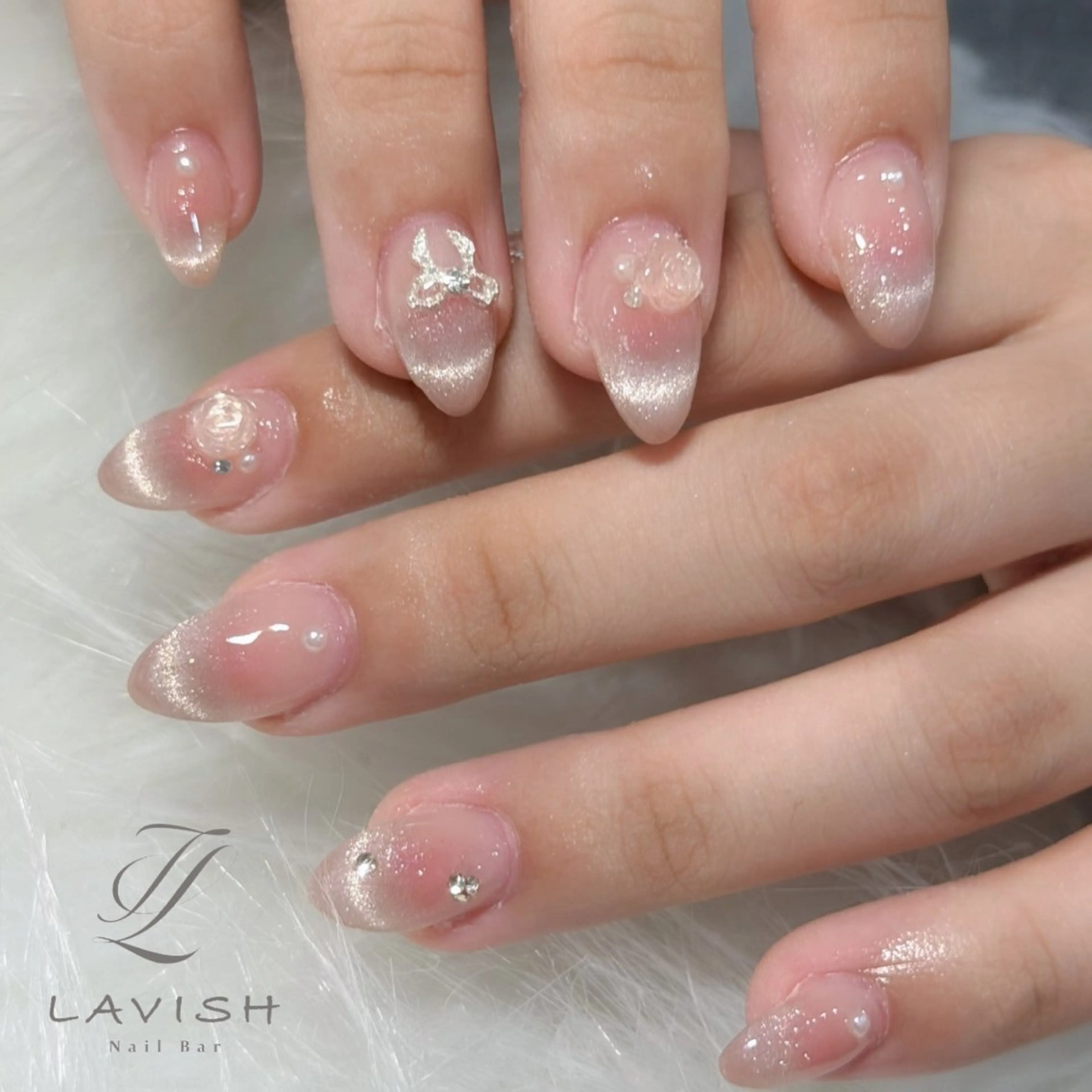 ネイル ハンドネイル フットネイル LAVISH nanamiのネイルデザイン