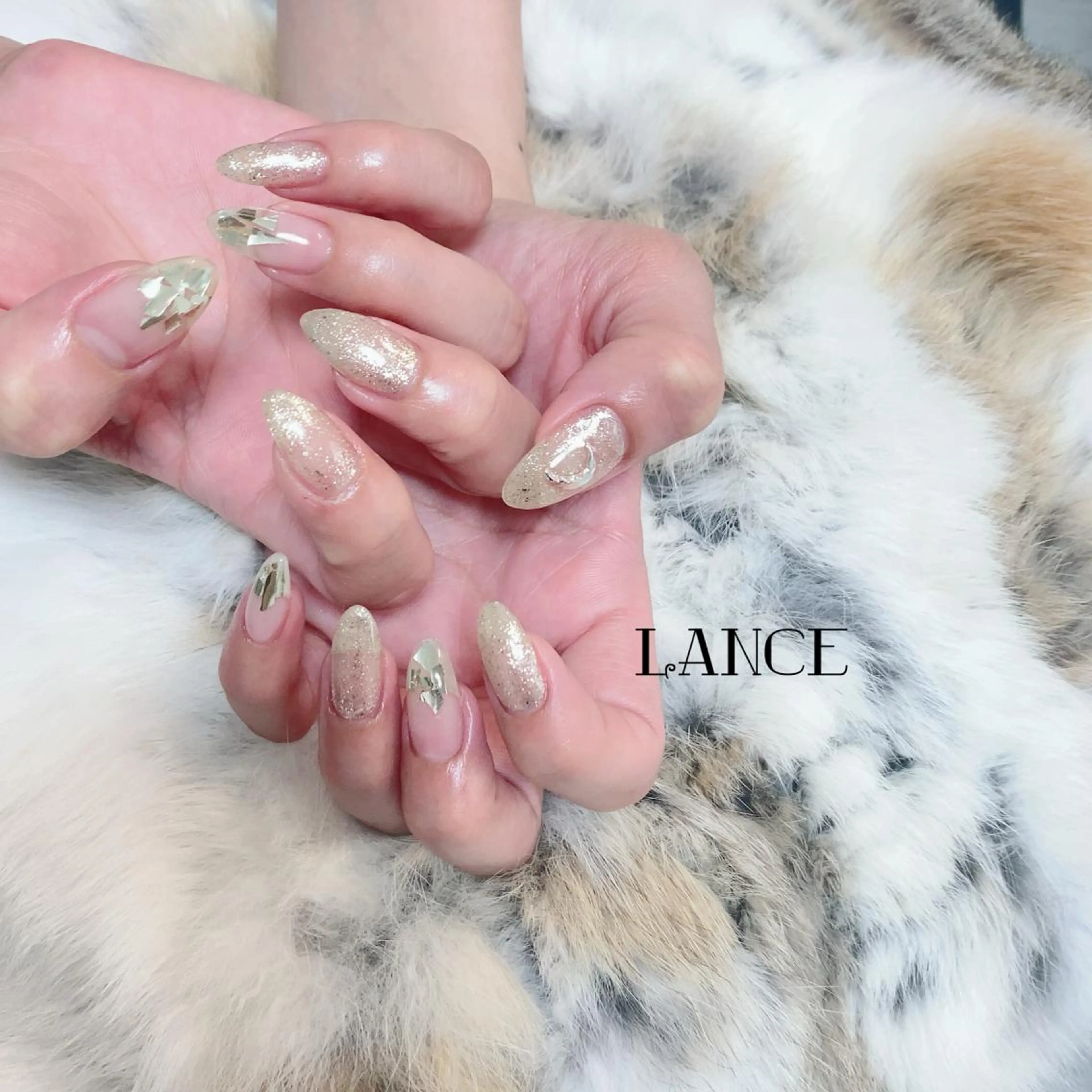 ミディアム ネイル オーロラネイル フットネイル フレンチネイル ミラーネイル ニュアンスネイル ハンドネイル Lance nailのネイルデザイン