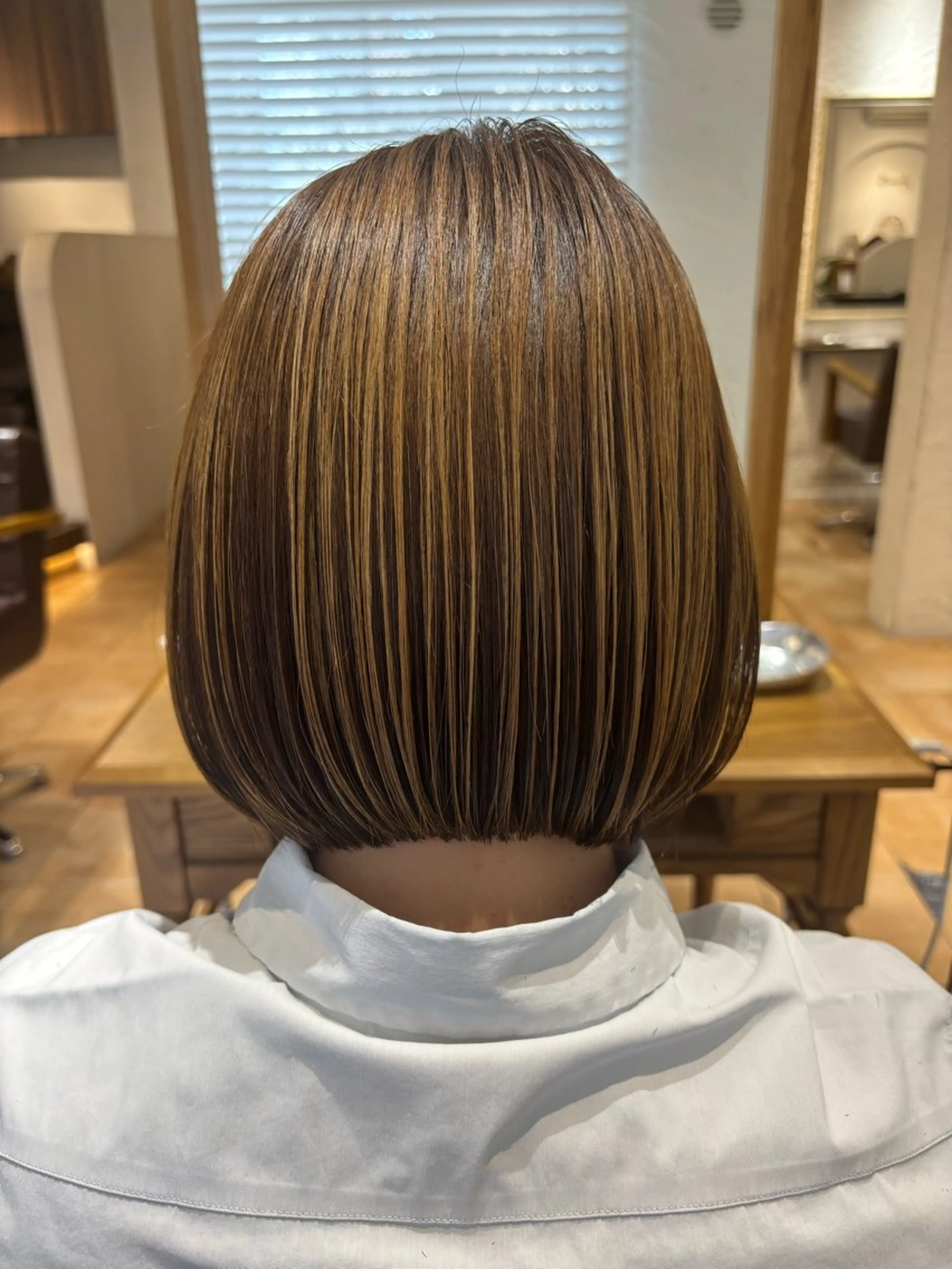 ショート カラー ハイライトカラー ボブ ハイライト ヘアカラー 🌈透明感カラー🌈 🌟吉田祐介🌟のヘアスタイル