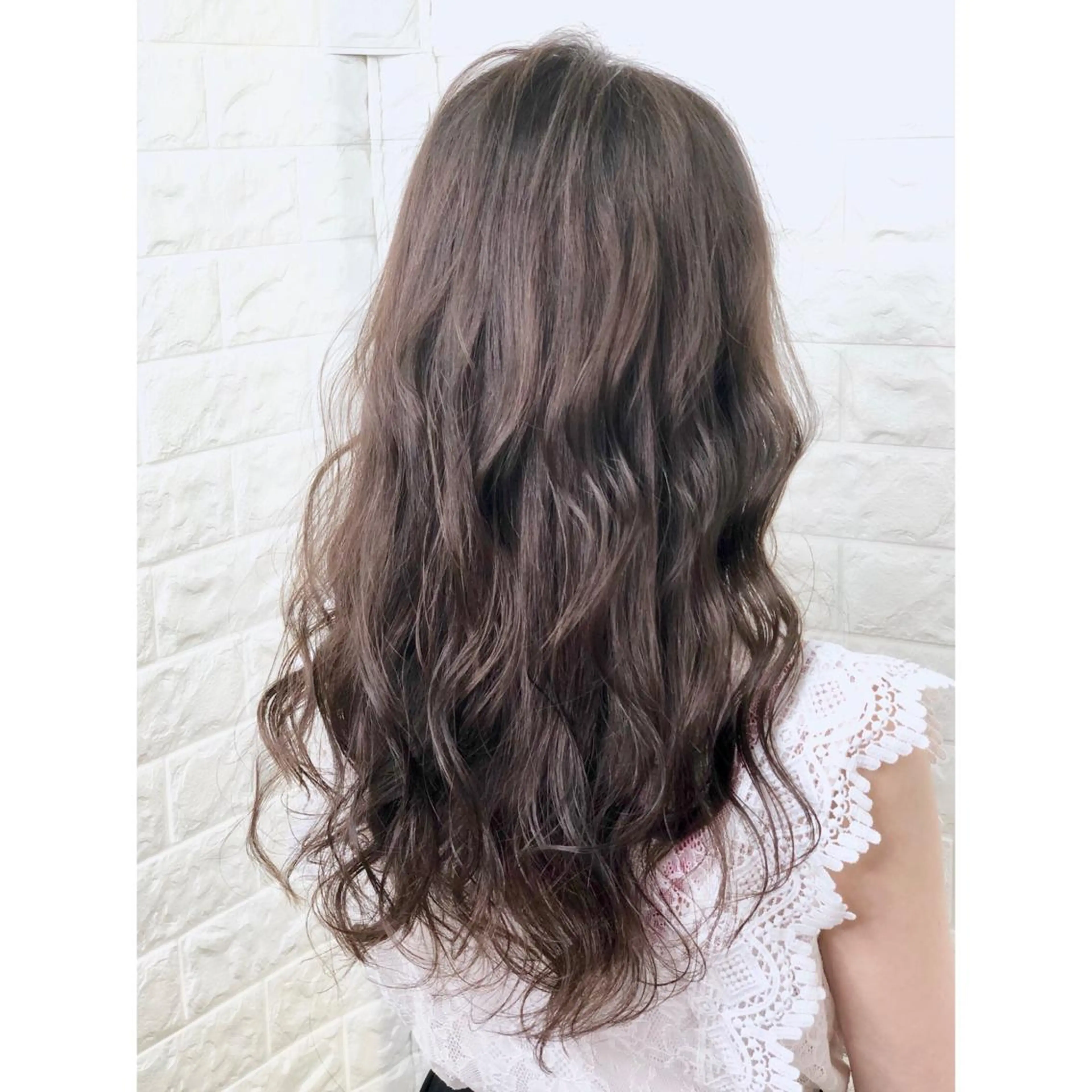 ロング カラー ベージュカラー ブリーチ ダブルカラー ブリーチなしカラー シアーベージュ ヘアカラー トリートメント 髪質改善特化KIZU /艶髪研究（京都）のヘアスタイル
