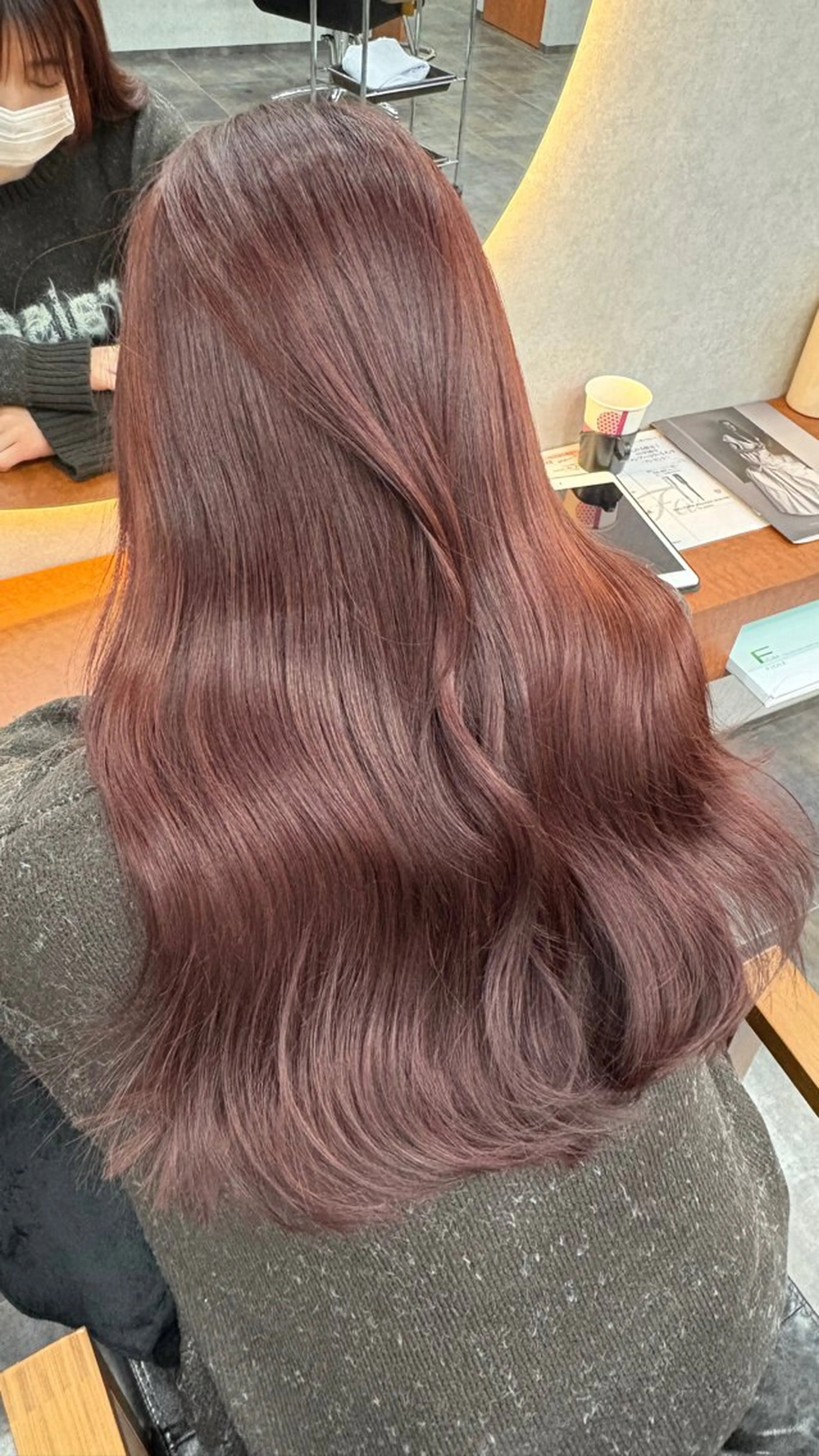 ロング カット ヘアカラー 佐藤 菜穂のヘアスタイル
