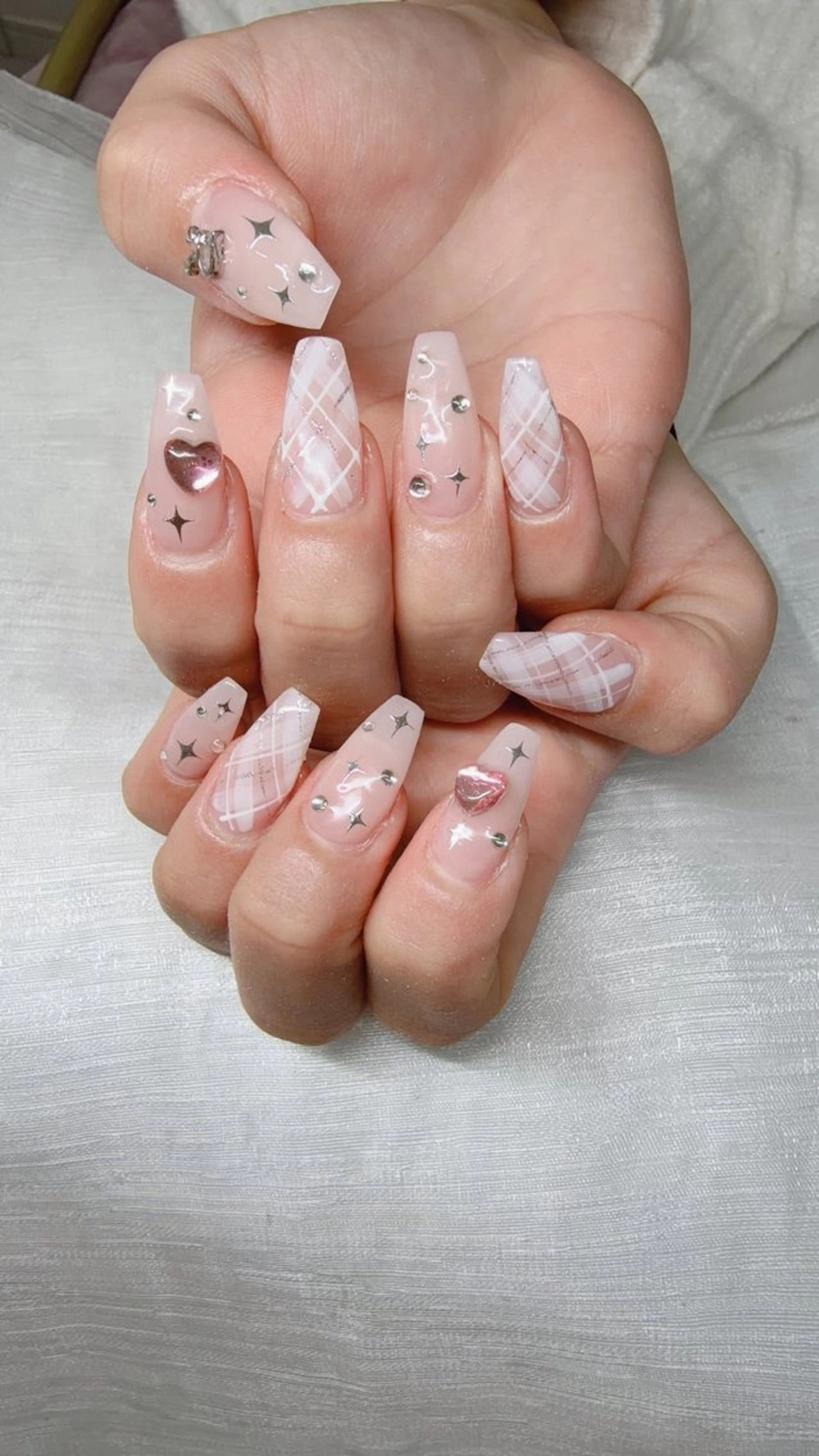 ネイル ハンドネイル Lee Nailsのネイルデザイン