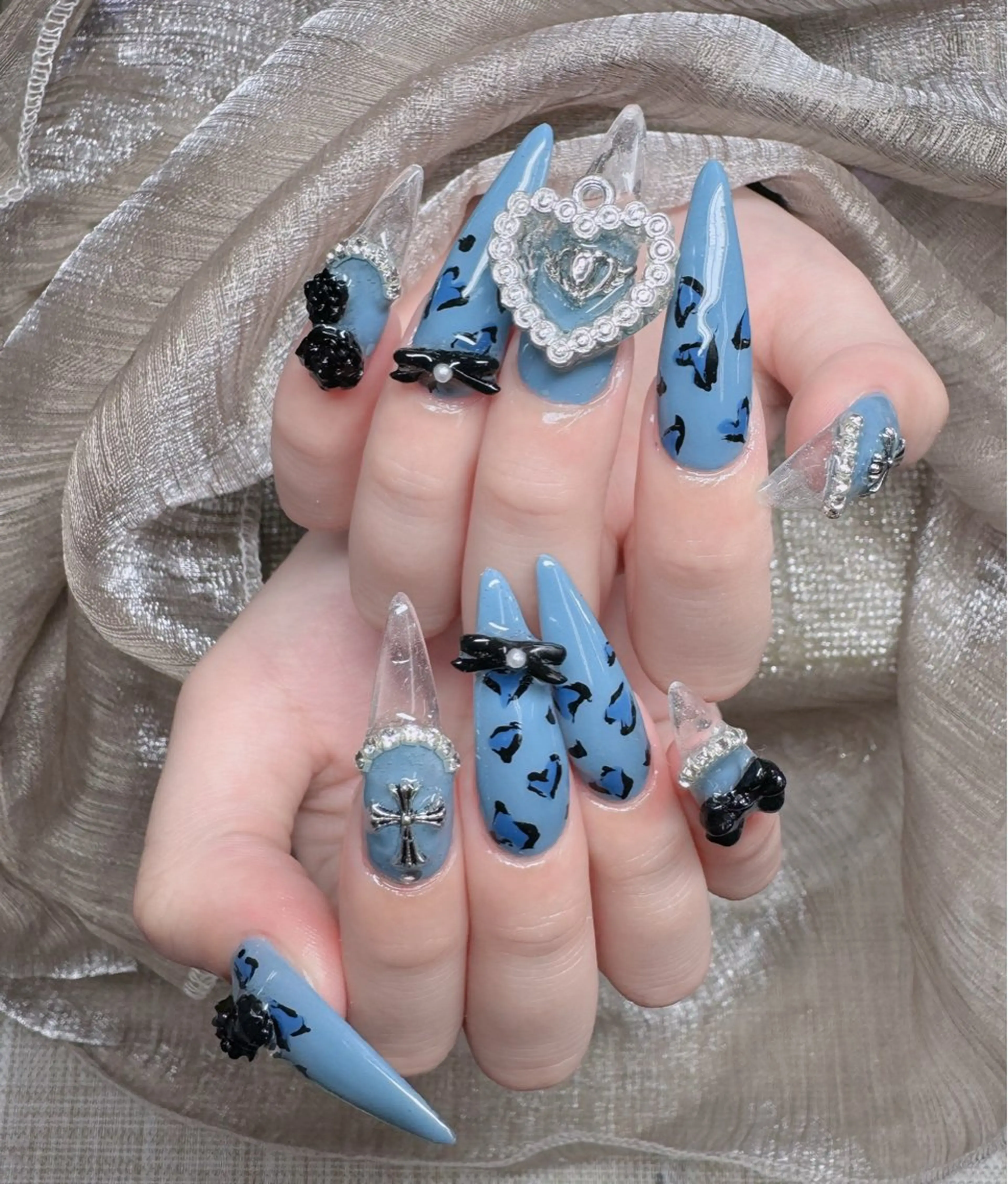 ネイル フレンチネイル ジェルネイル ガラスフレンチ ハロウィン ハート ハンドネイル H.baby Nail Salonのネイルデザイン