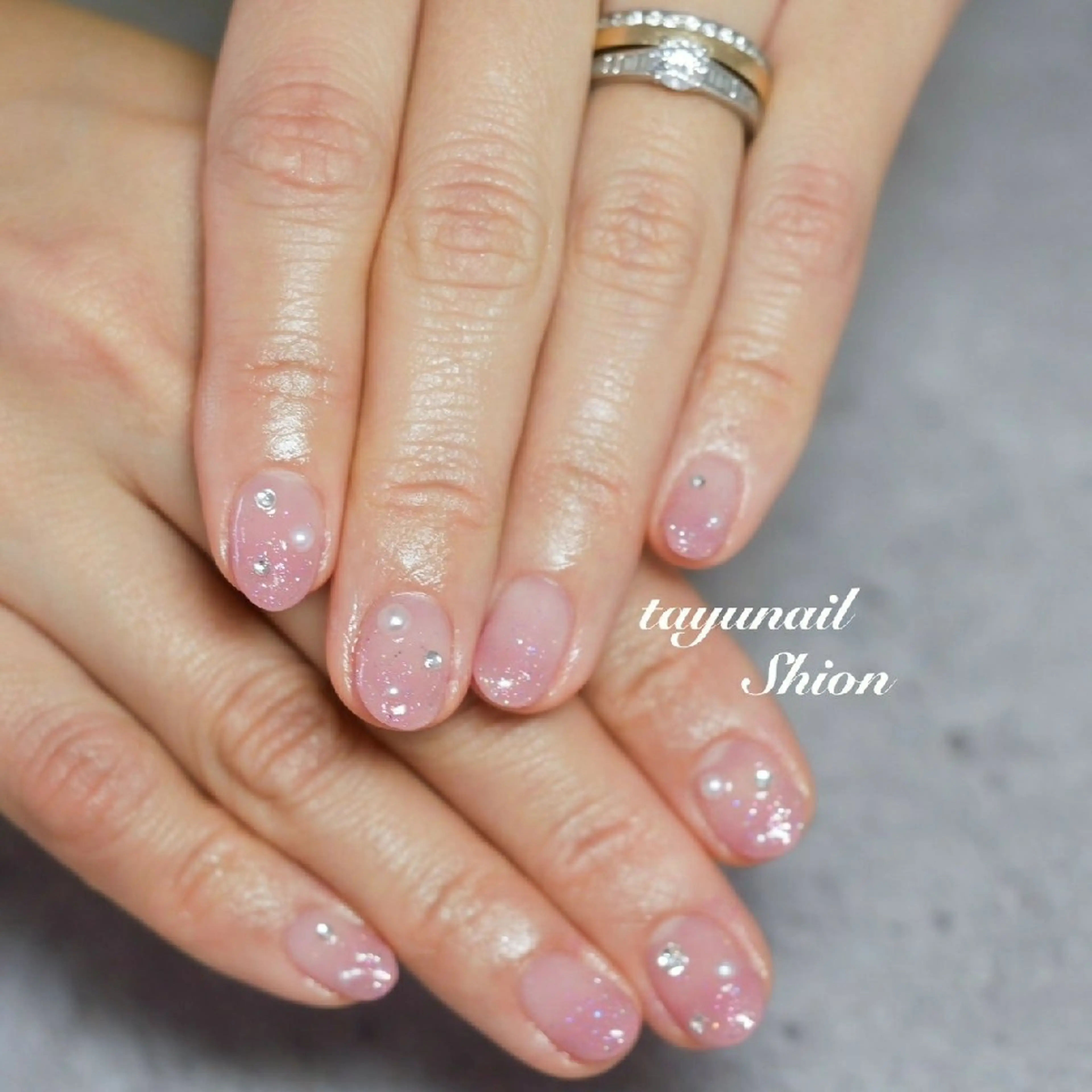 ネイル ジェルネイル グラデーション キラキラネイル ラメ(グリッター) パラジェル ネイルサロン 【たゆnail】のネイルデザイン