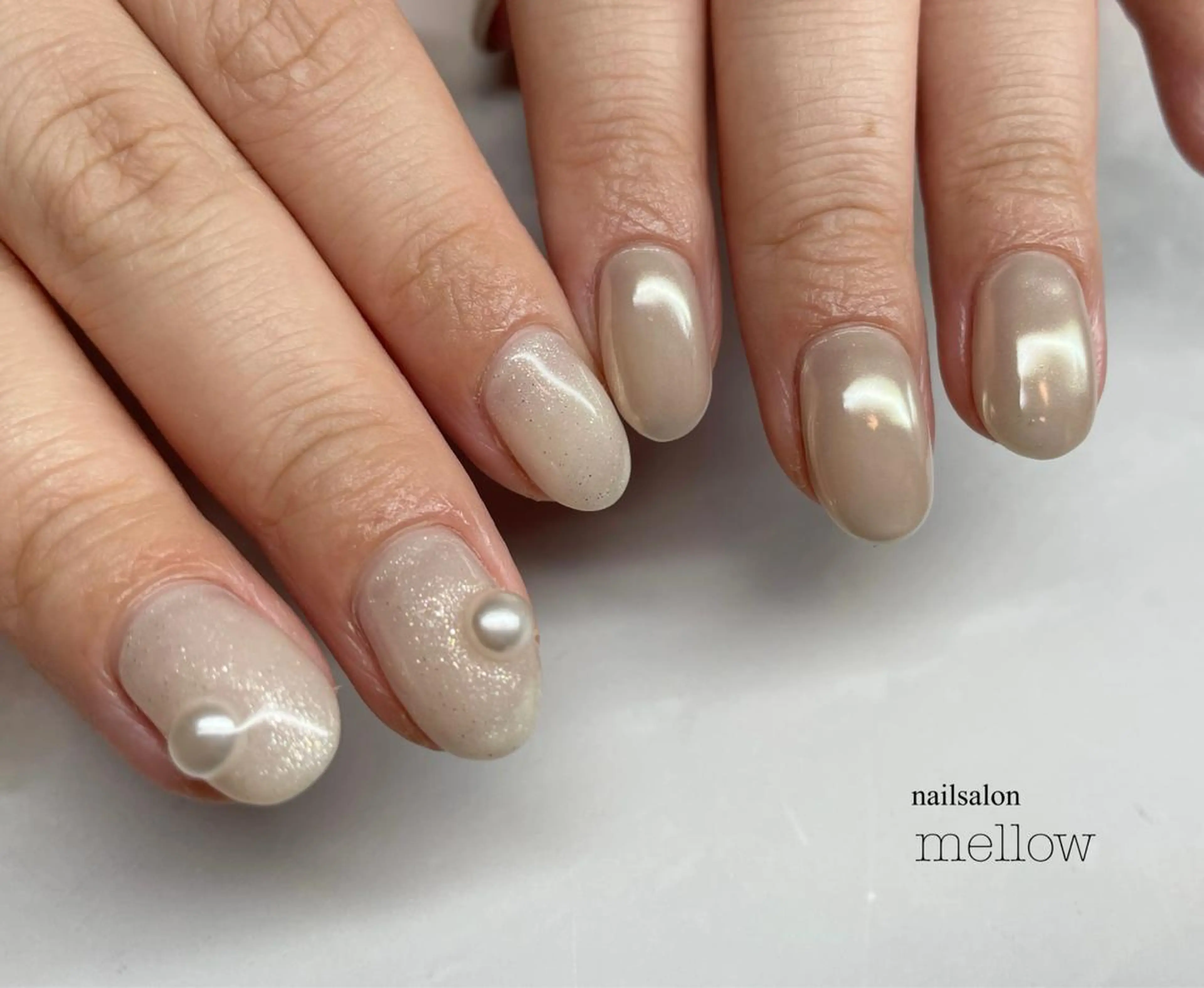 ネイル ラメ(グリッター) ミラーネイル ホワイト 大山 浩美のネイルデザイン