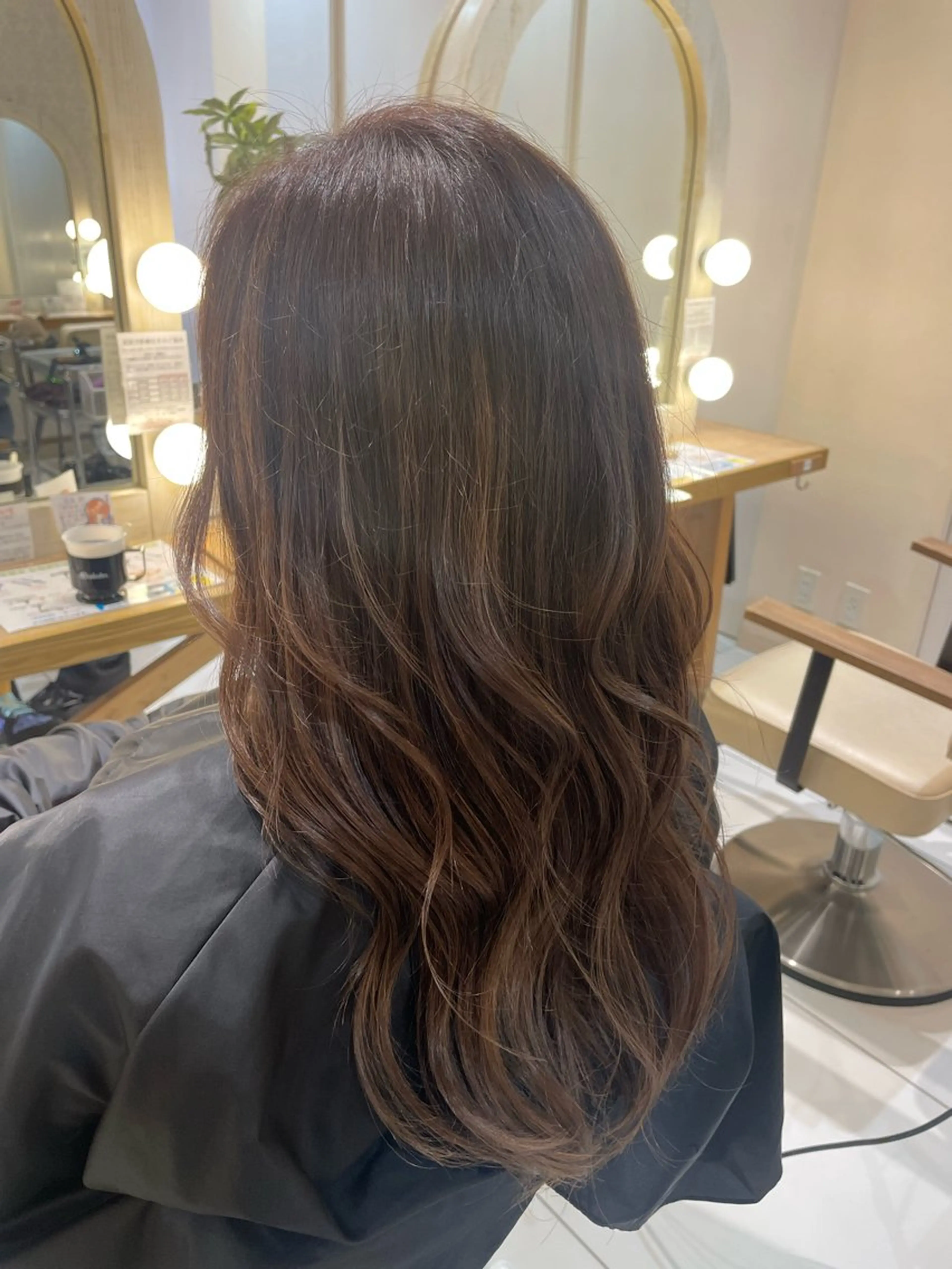 ロング カラー ヘアアレンジ ブリーチなしカラー/ 暖色カラー/艶カラーのヘアスタイル