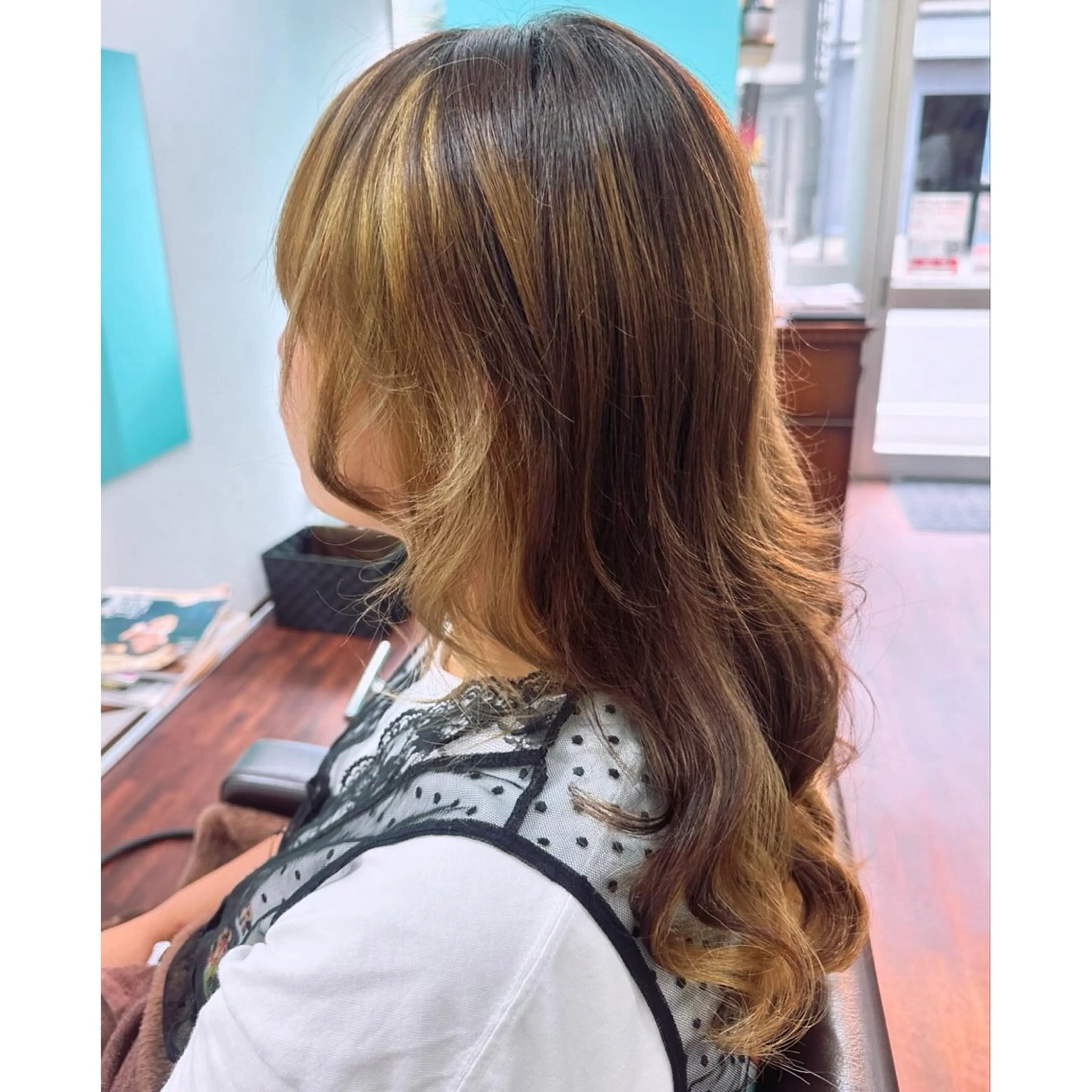 ロング 三原 友美のヘアスタイル