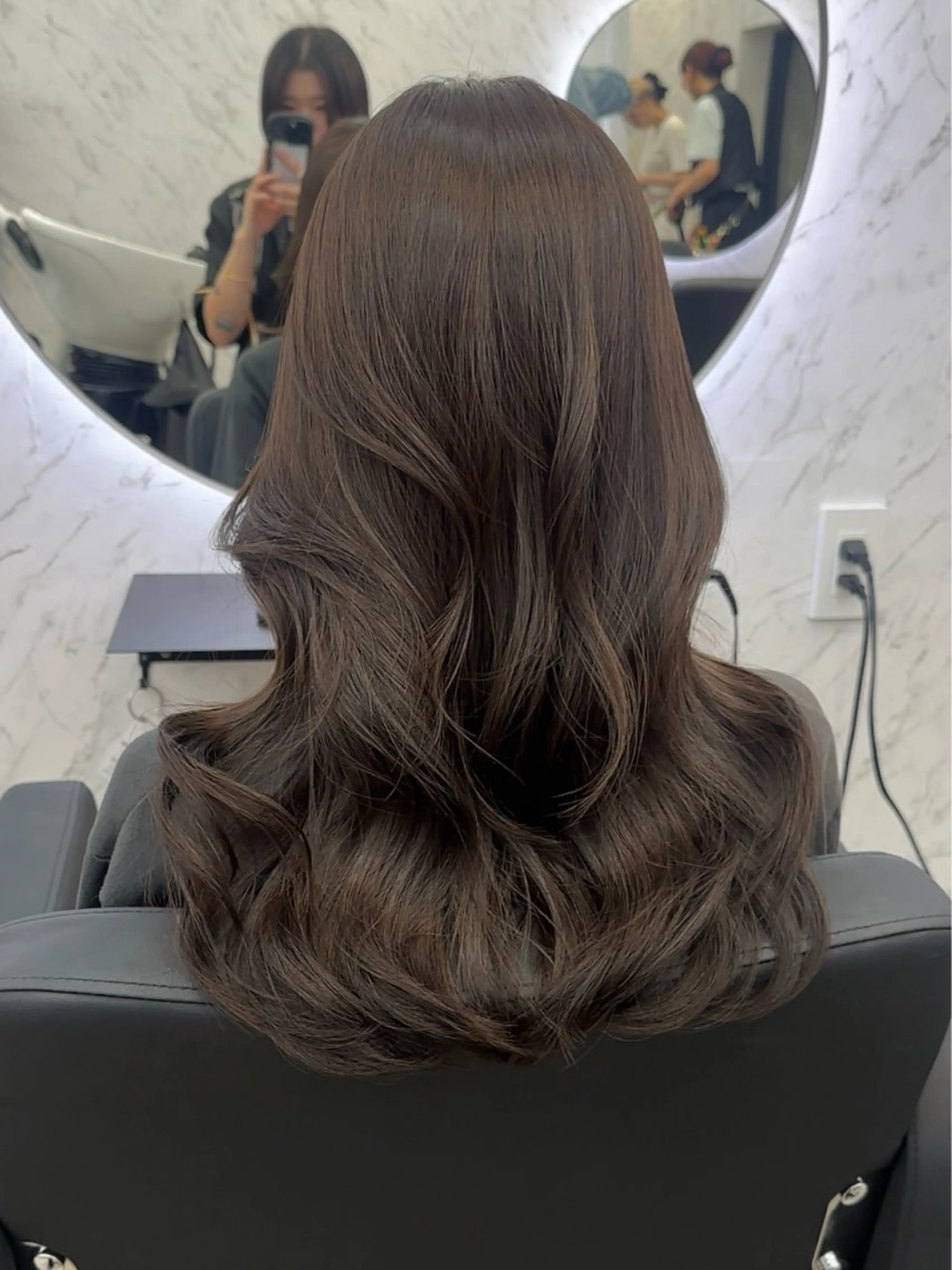 ロング カラー ベージュカラー カット ヘアカラー トリートメント ヘアセット 遠藤沙也加 /レイヤーカットのヘアスタイル