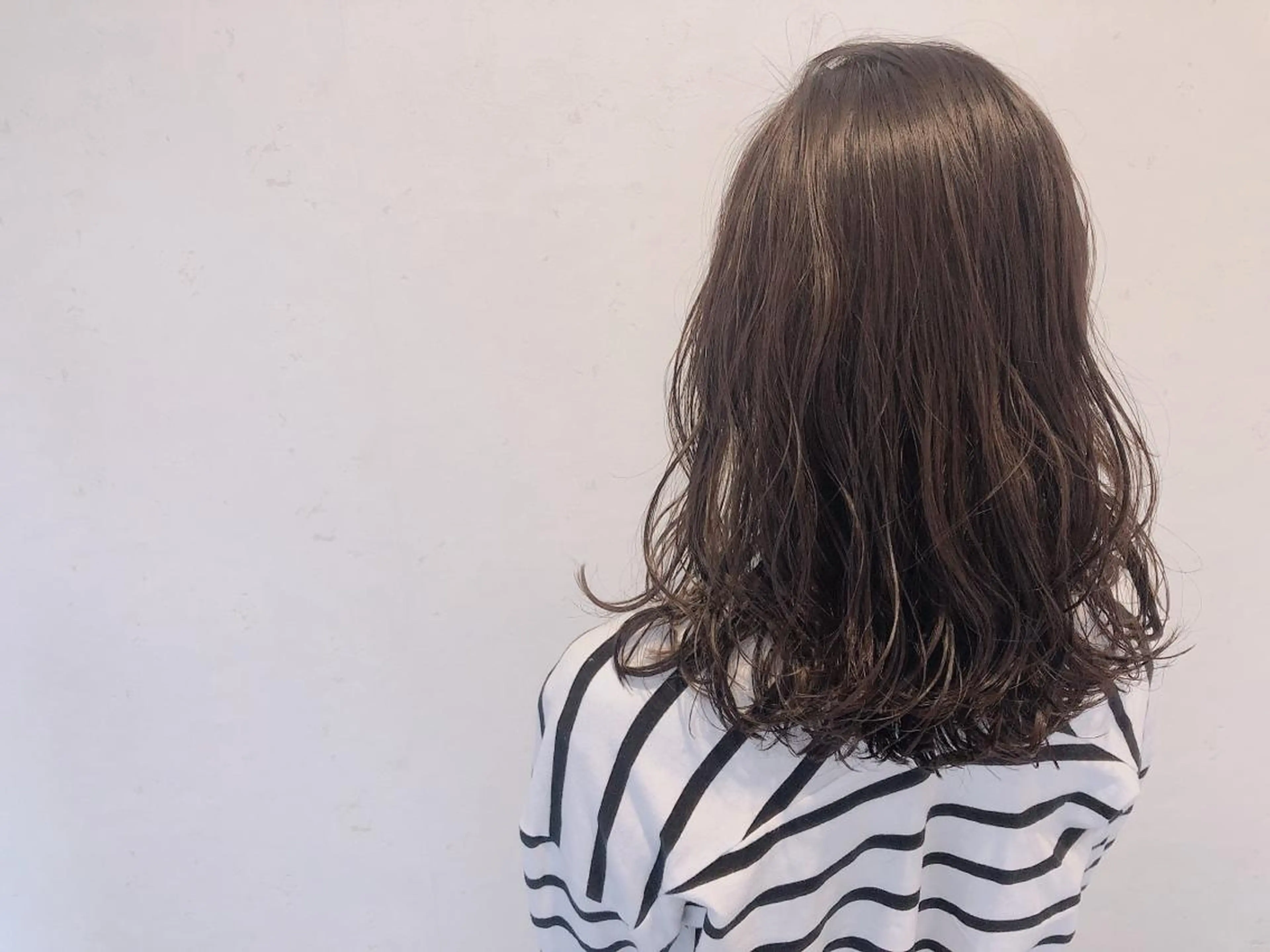 ミディアム カラー 伊藤 さやかのヘアスタイル