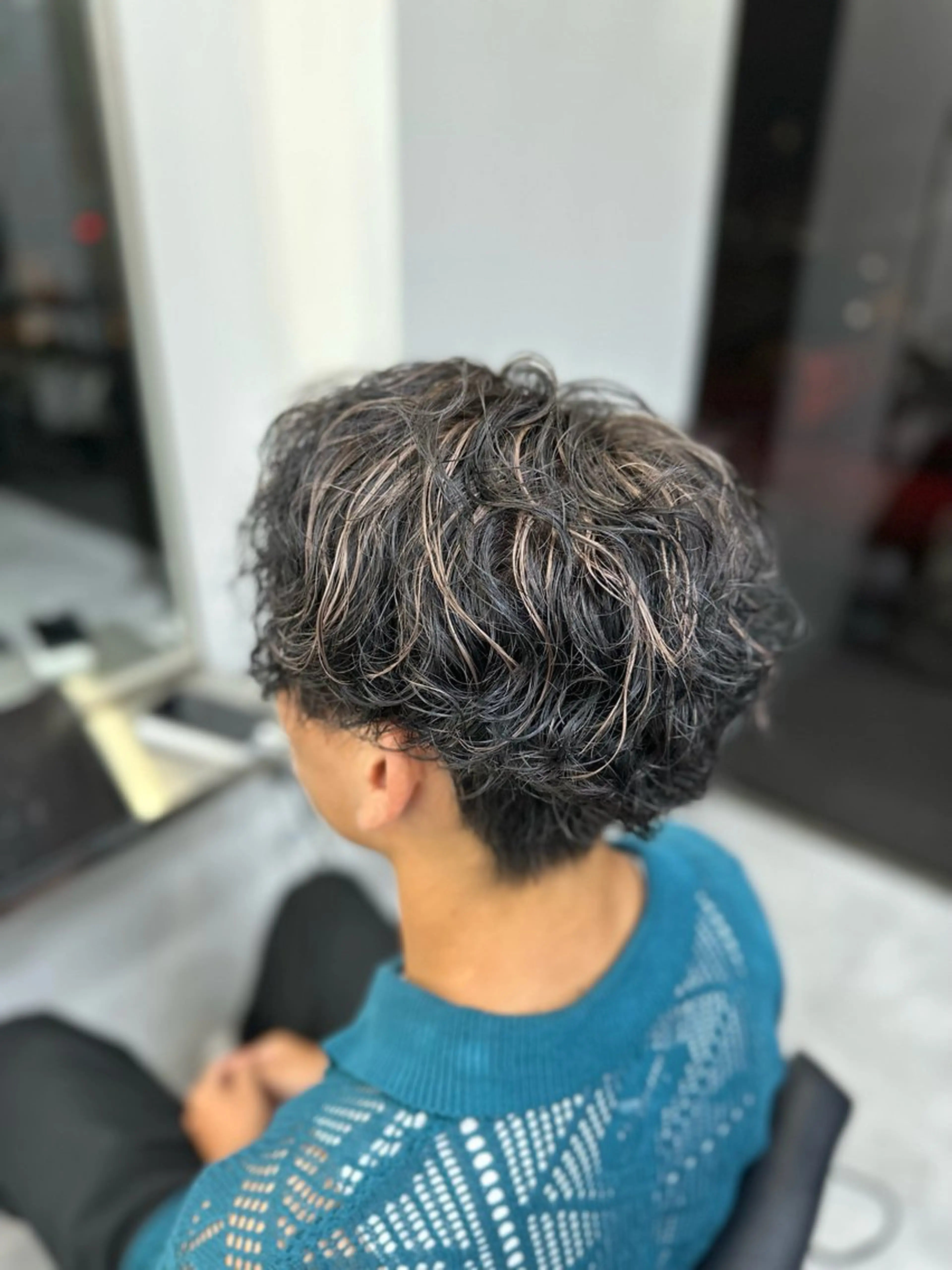 カラー メンズ メンズハイライト ハイライトカラー 天野 タイナのヘアスタイル