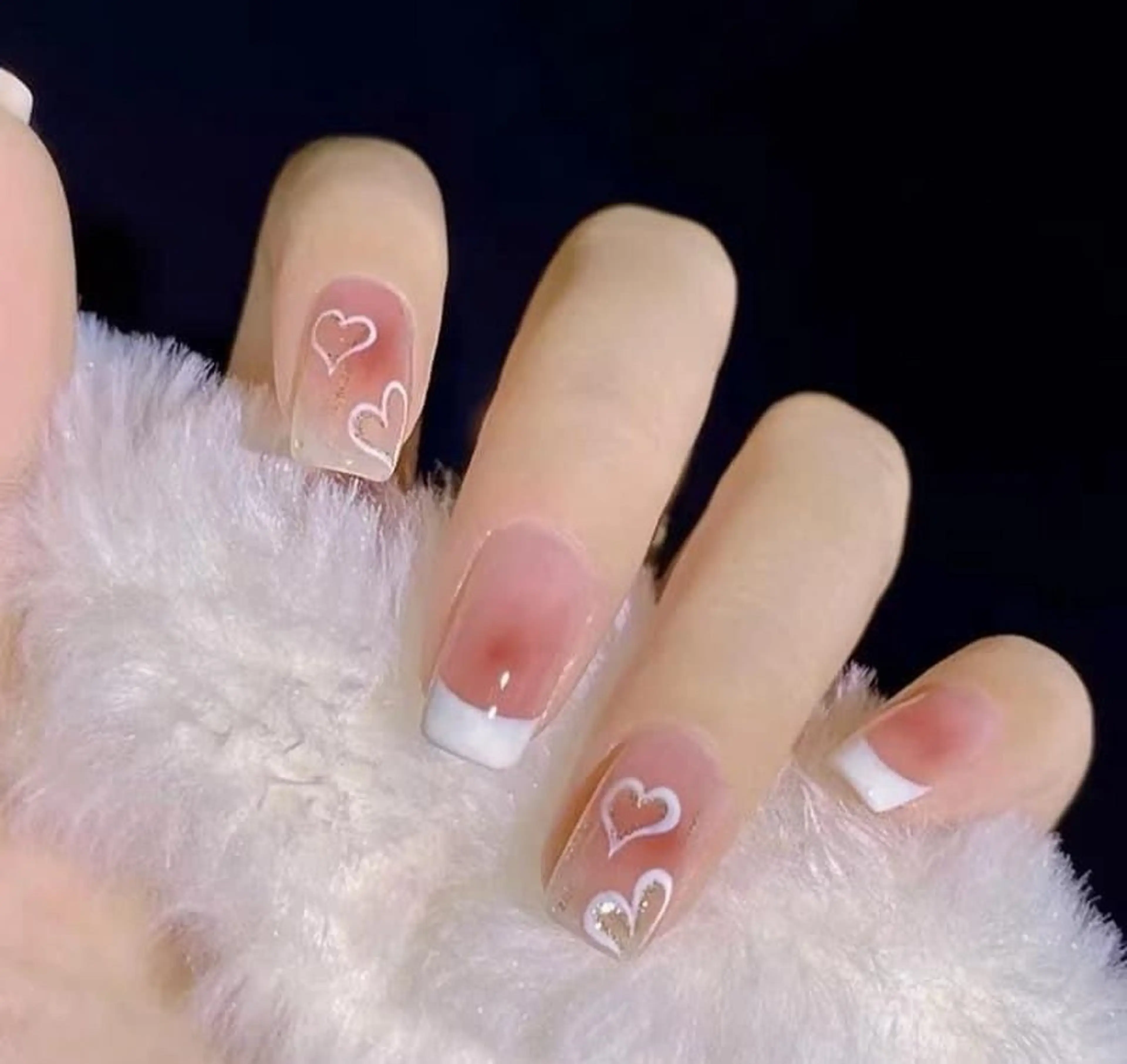 ネイル フレンチネイル ガーリー ハート キラキラネイル 韓国ネイル ハンドネイル 中野駅から2分 MEO NAILのネイルデザイン