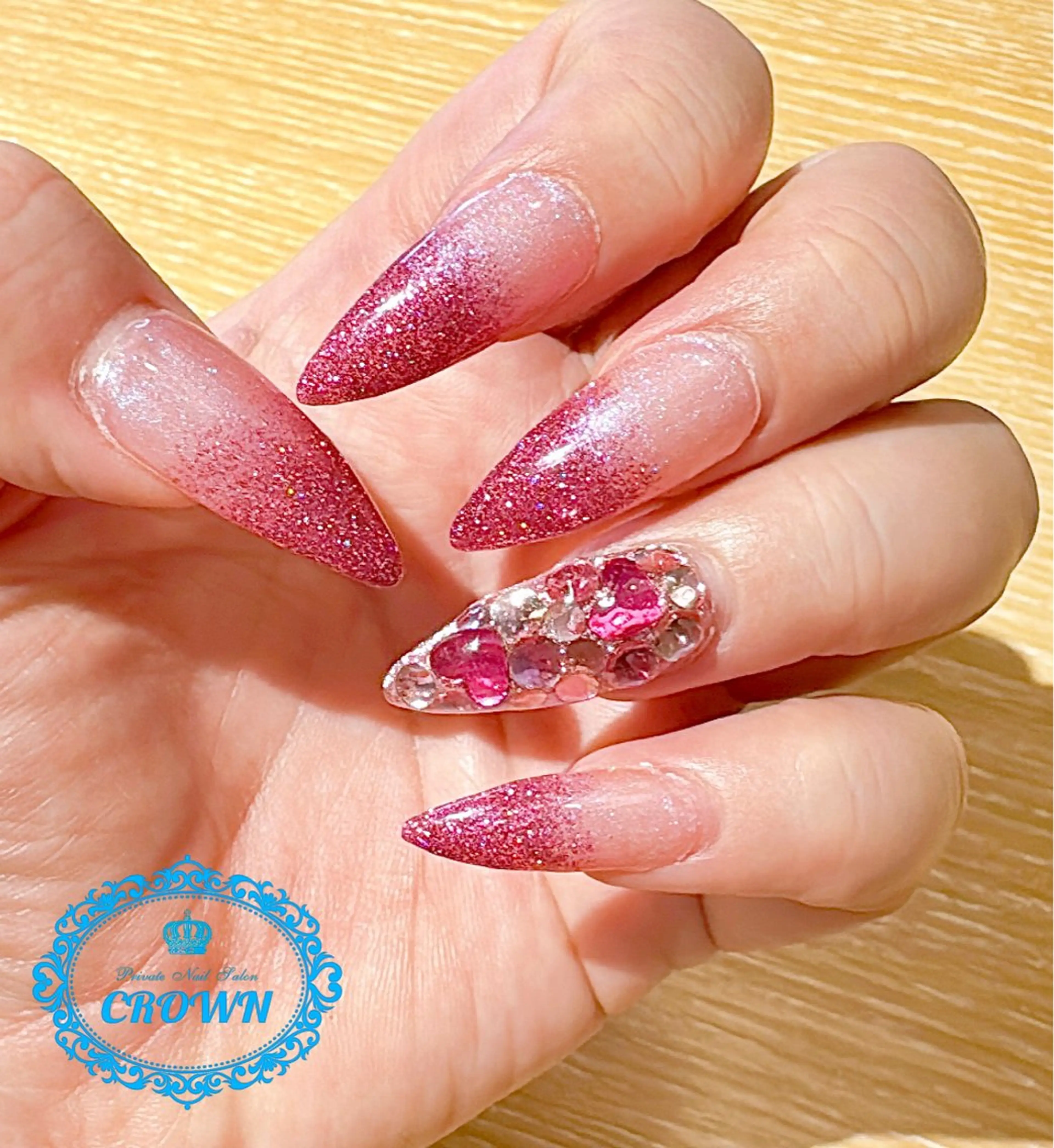 ネイル CROWN プライベートサロンのネイルデザイン