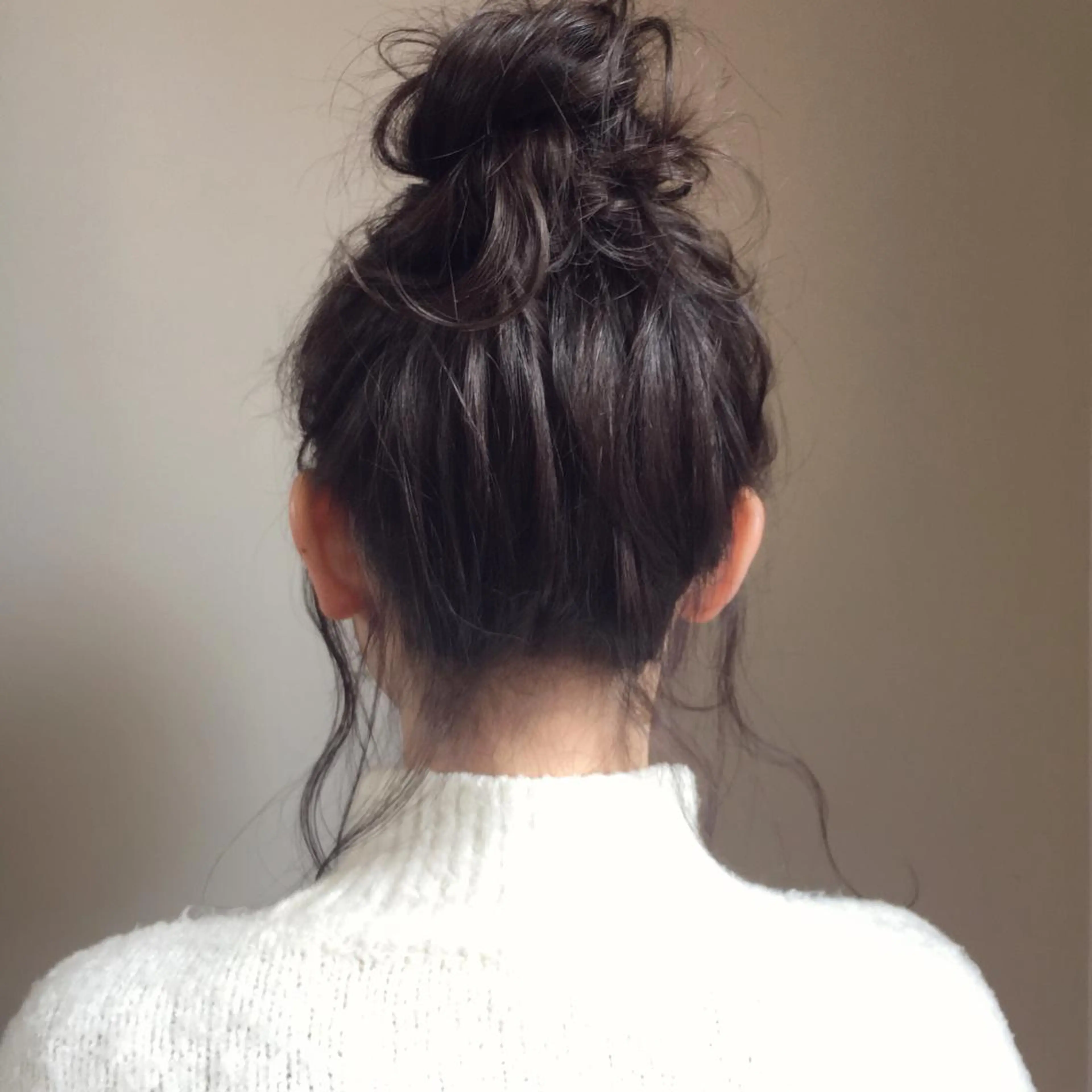 セミロング カラー ヘアアレンジ お団子ヘア 薬院:今泉/上川美幸 小顔ボブ/暗髪カラーのヘアスタイル