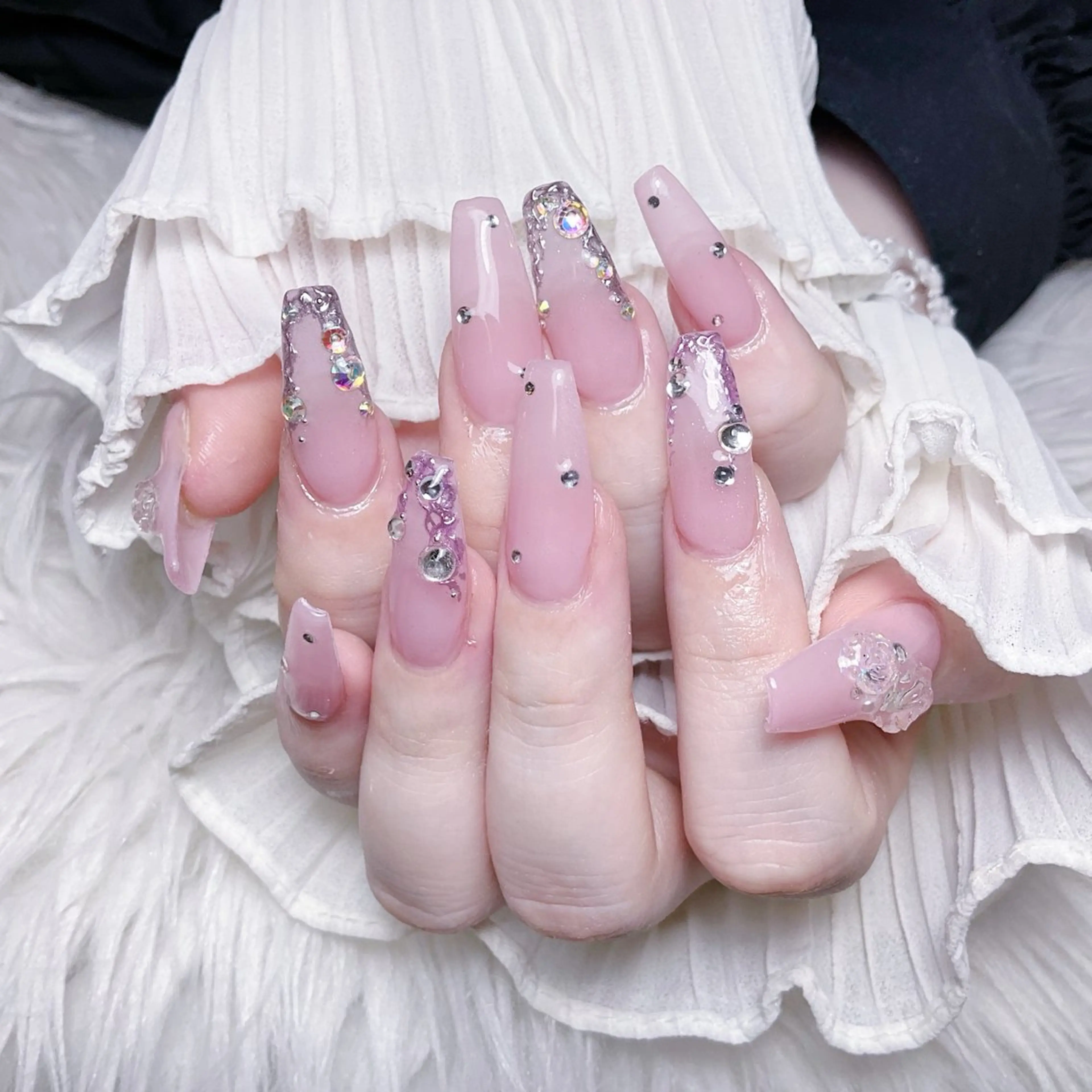 ネイル ハンドネイル 🍭Yun nail hyejin🌸のネイルデザイン