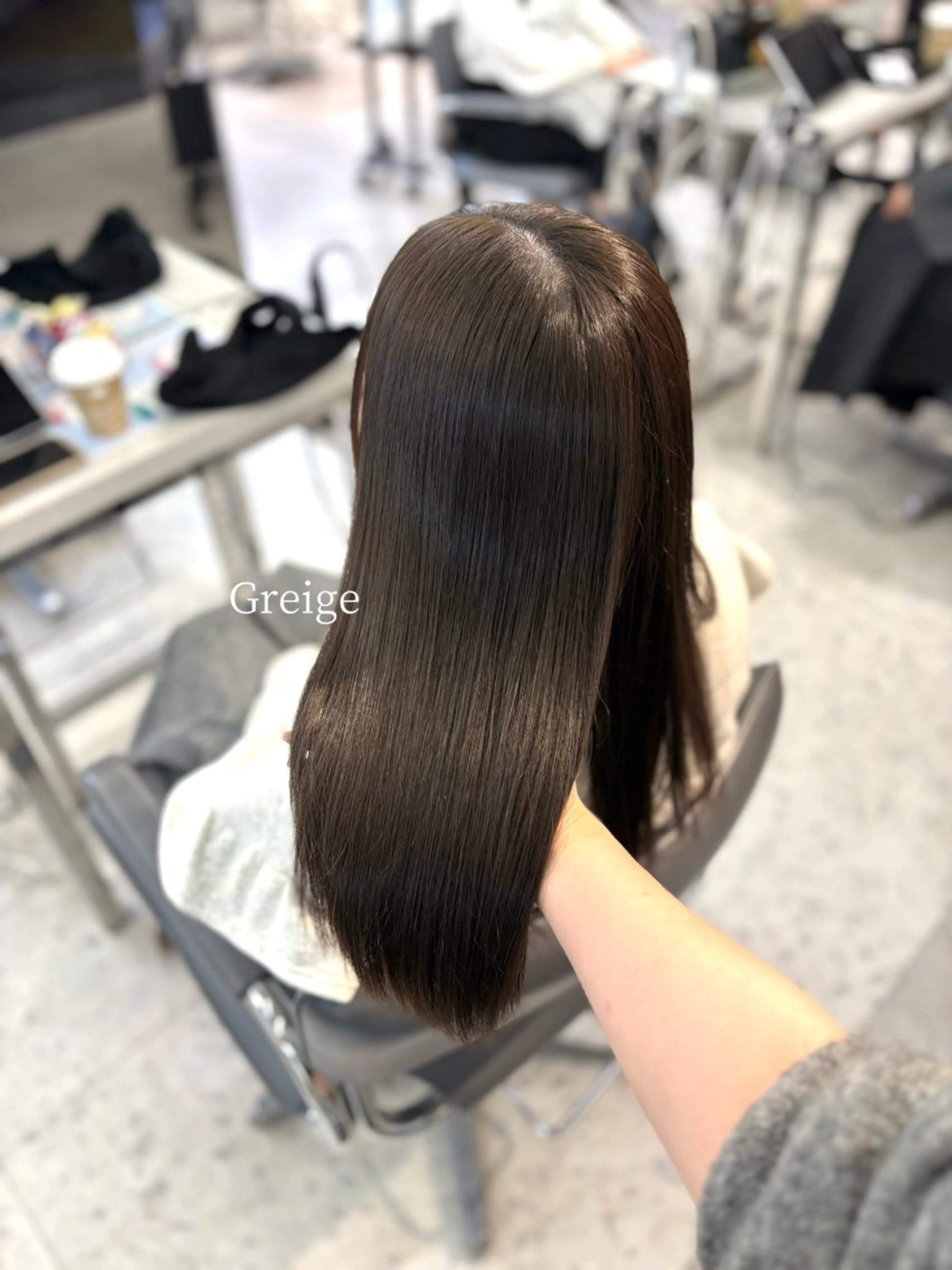 ロング カラー グレージュ MEI🎀つやカラー 🎀レイヤー🎀渋谷のヘアスタイル