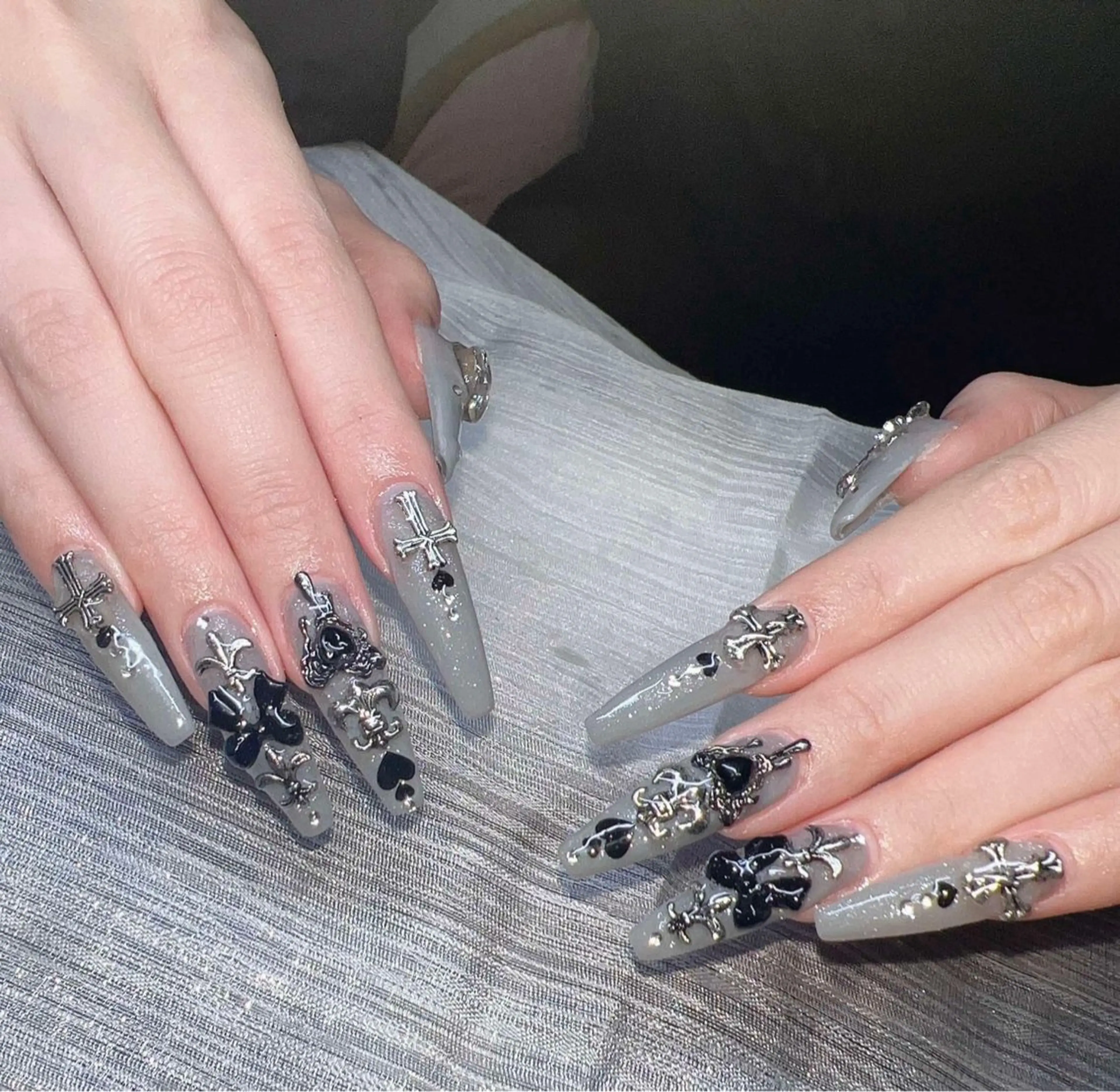 ネイル 長さ出し グラデーション 卒業式 キラキラネイル マグネットネイル Lee Nails チップ長さだし専門店のネイルデザイン