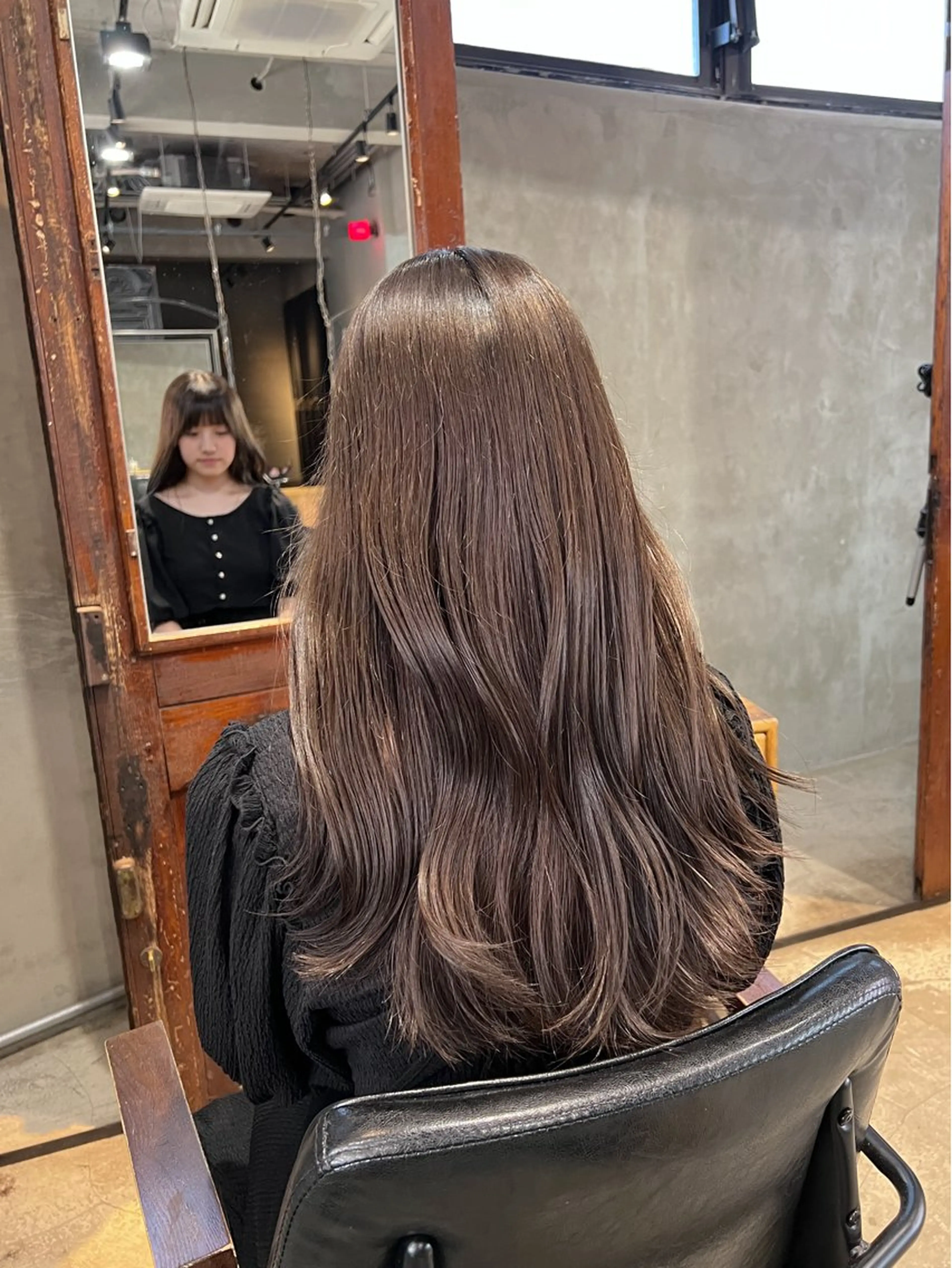 ロング カラー ヘアアレンジ アッシュ アッシュブラウン ブリーチ ブラウンカラー 透明感カラー カット ヘアカラー トリートメント レイヤー/艶髪矯正 🪐takushiのヘアスタイル