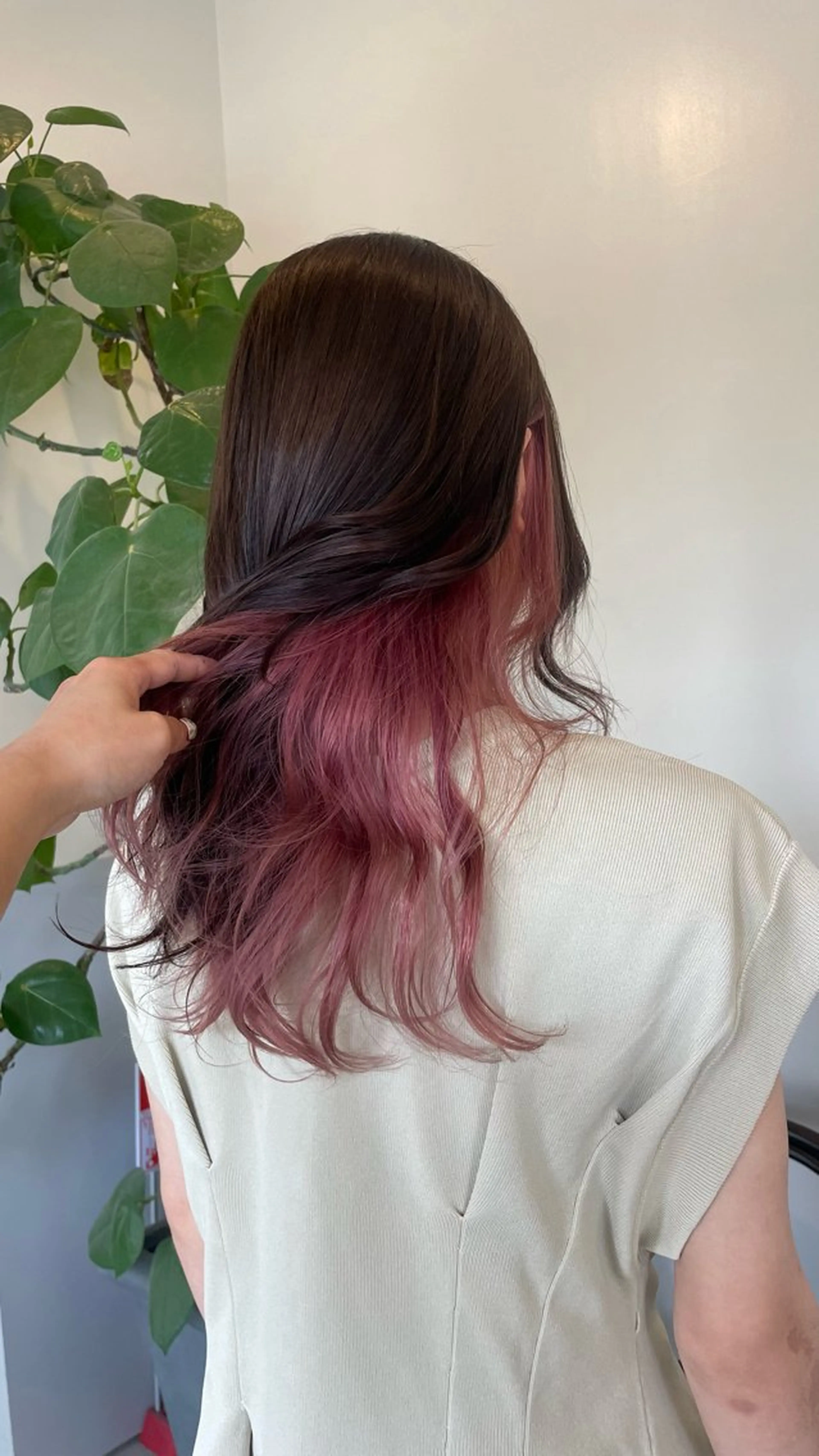 ミディアム ノエ/ インナーカラー/高岳のヘアスタイル