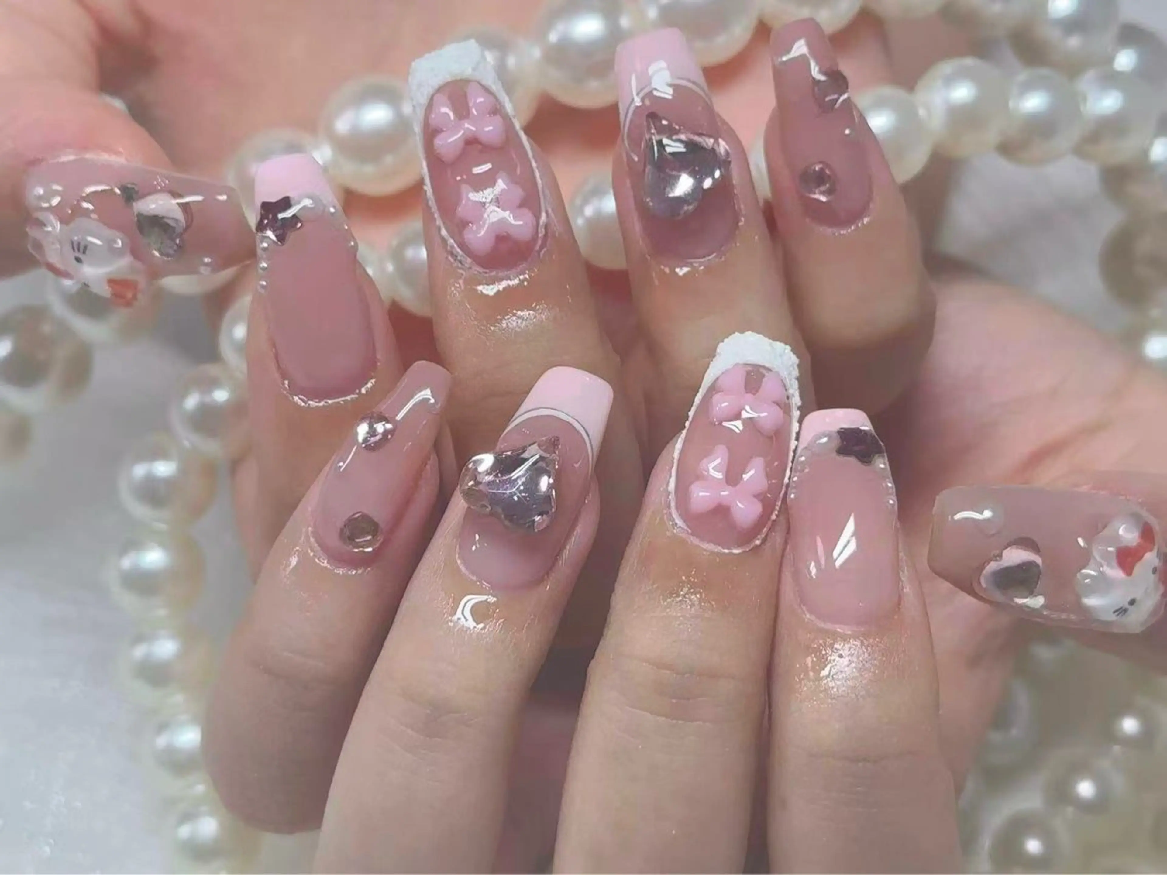 ネイル オーロラネイル 長さ出し フレンチネイル ガーリー キラキラネイル RIn 🎀のネイルデザイン