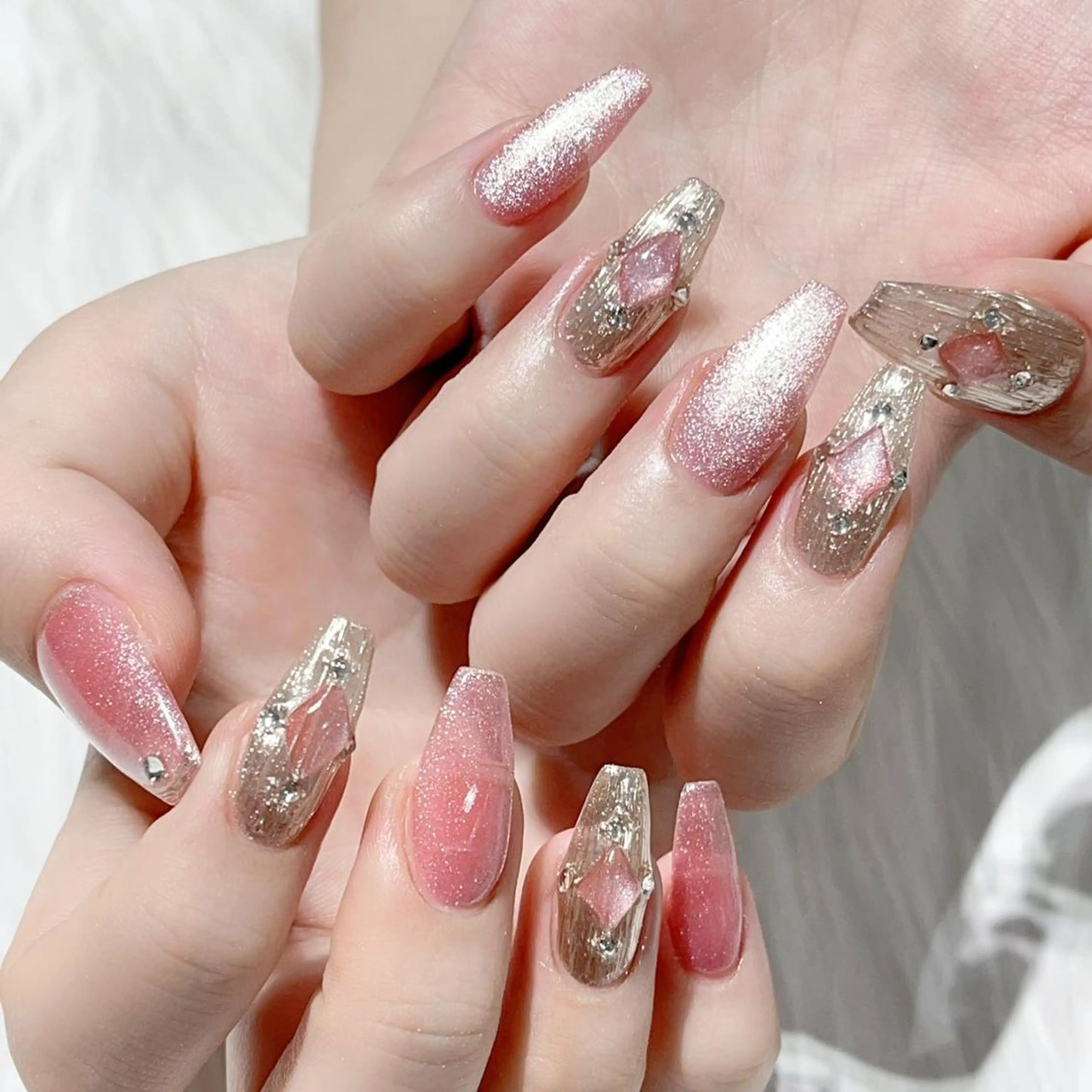 ネイル ハンドネイル Queens ciciのネイルデザイン