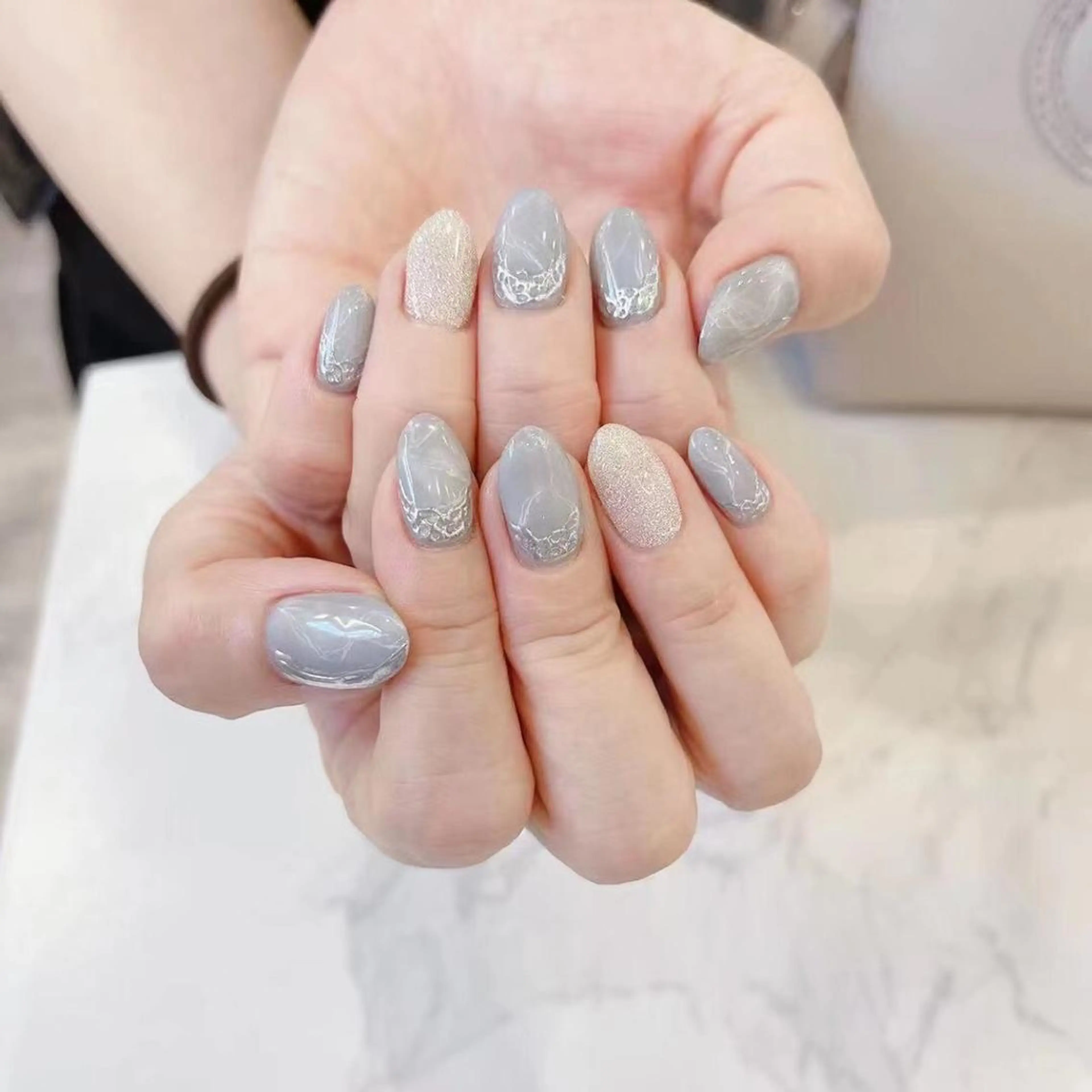 ネイル ハンドネイル MoonNail ユリ🌸のネイルデザイン
