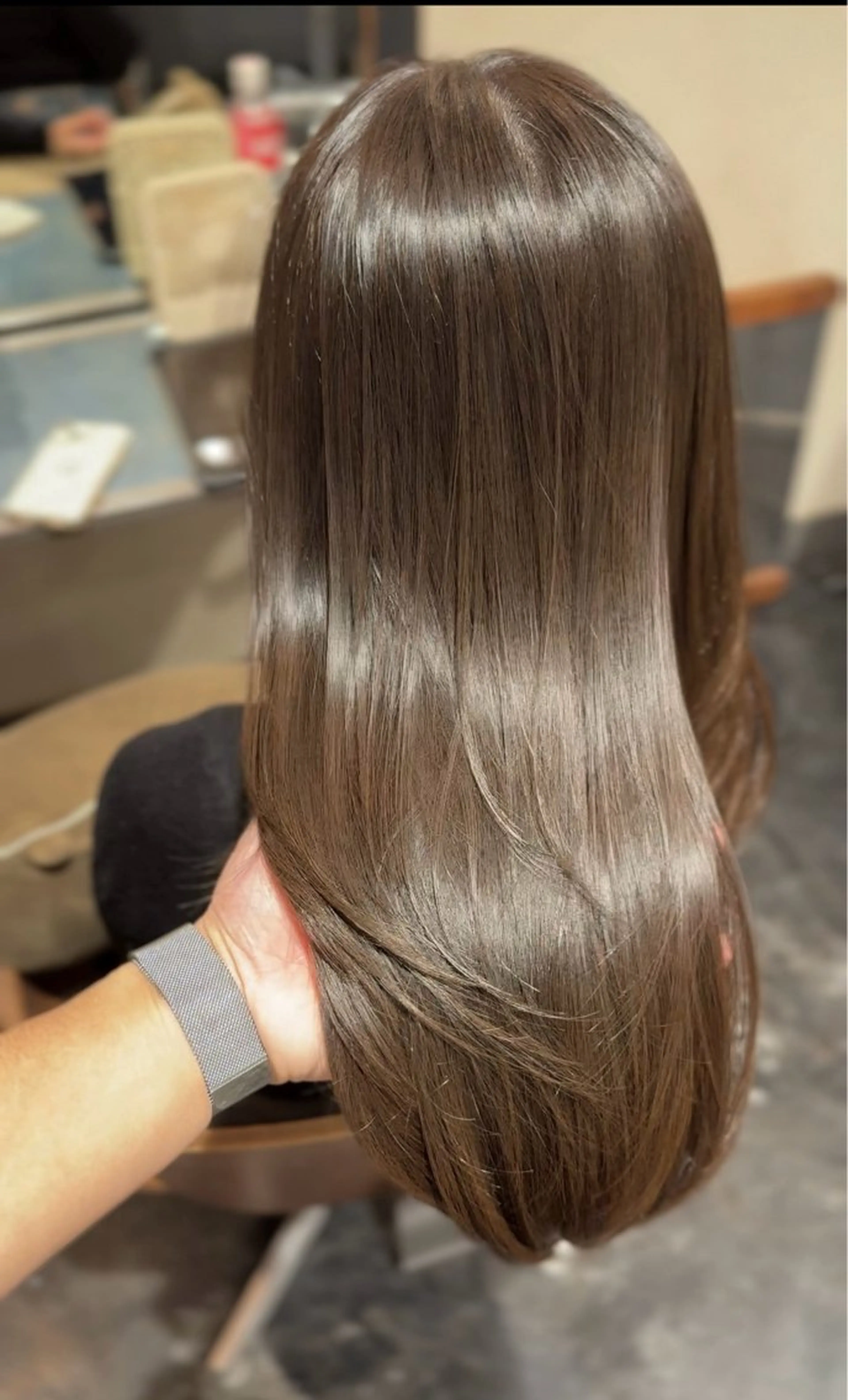 ロング レイヤーカット カット ヘアカラー トリートメント 泉 堅也のヘアスタイル